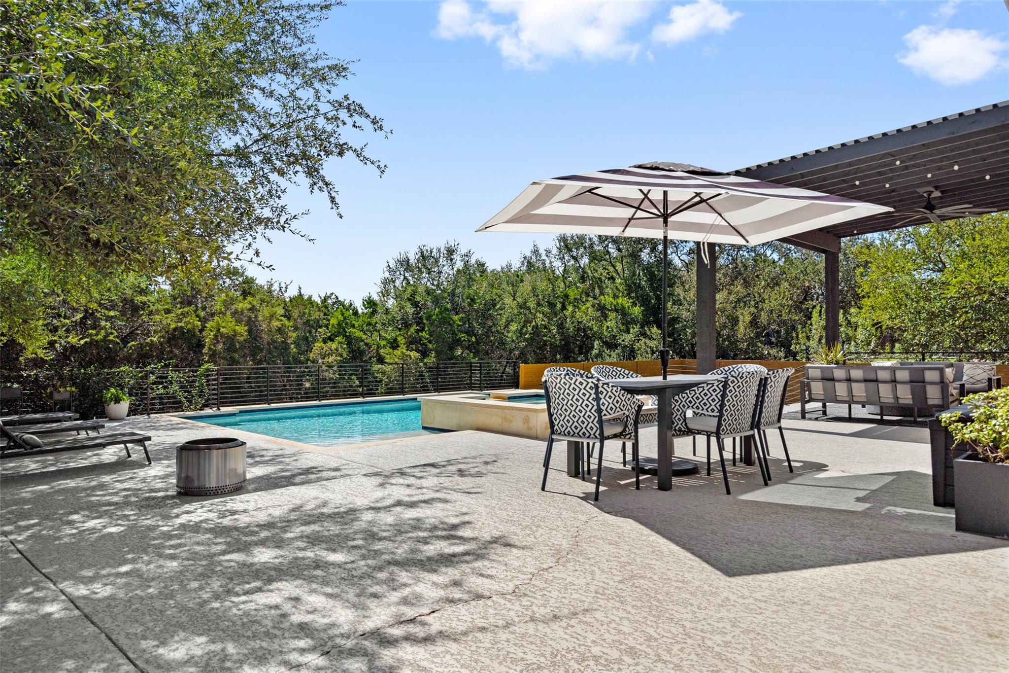 11803 Astoria Dr, Austin, TX 78738