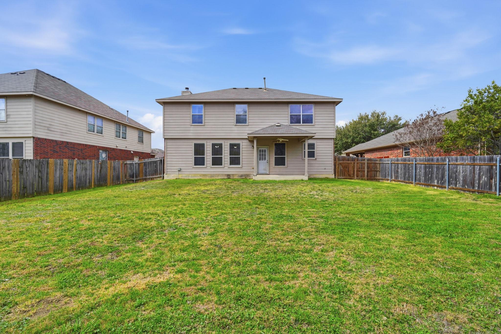 12621 Wayne Spur Ln, Elgin, TX 78621