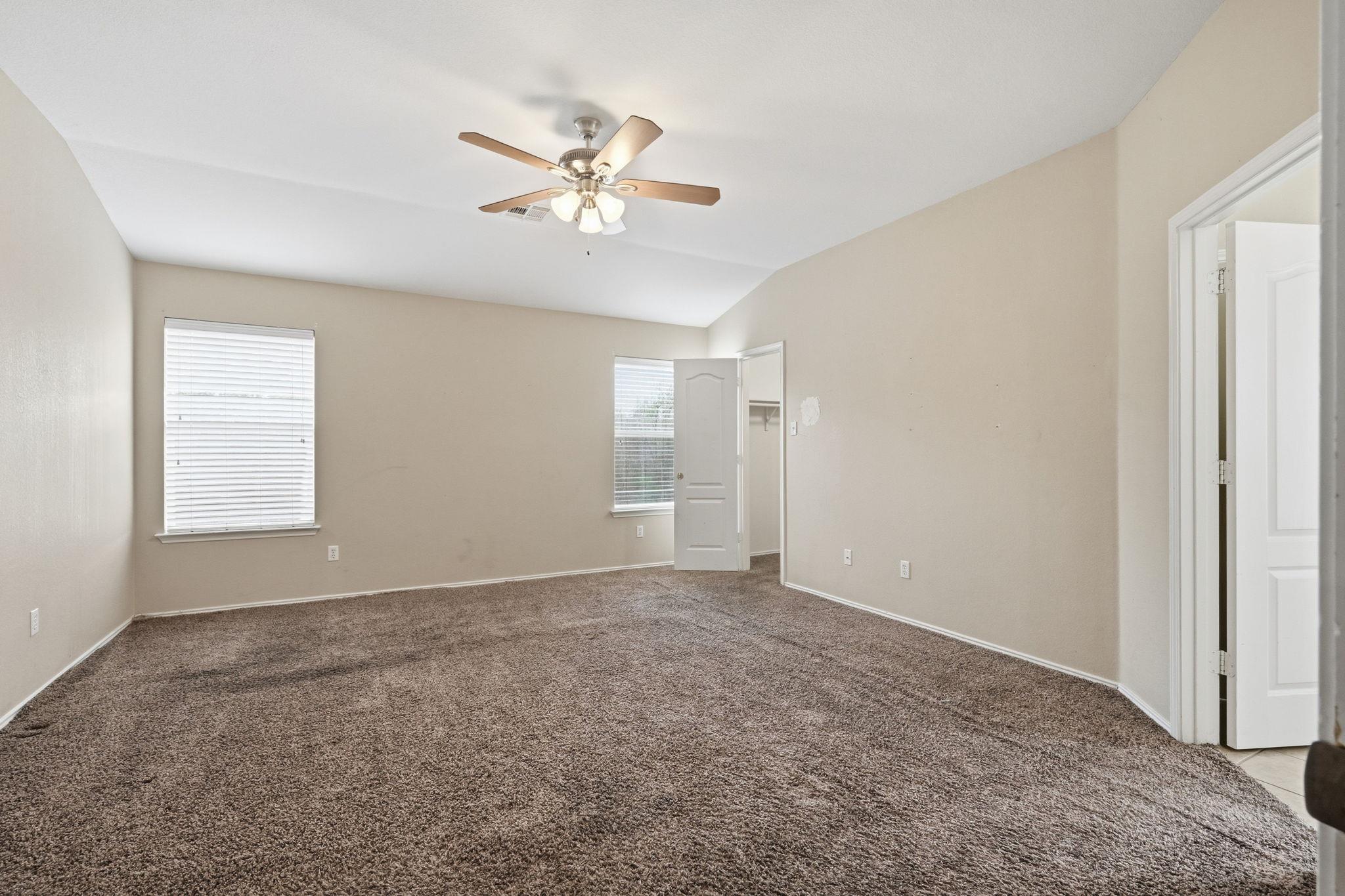 12621 Wayne Spur Ln, Elgin, TX 78621