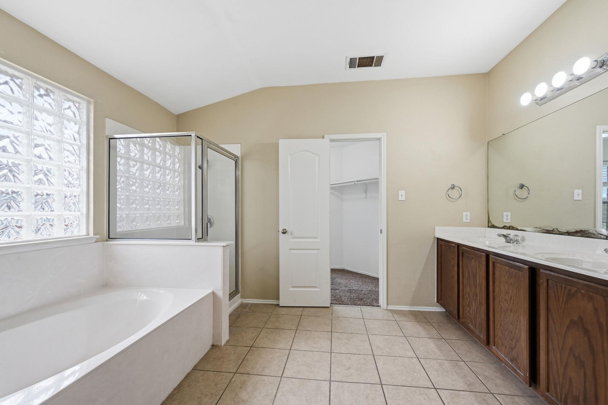 12621 Wayne Spur Ln, Elgin, TX 78621