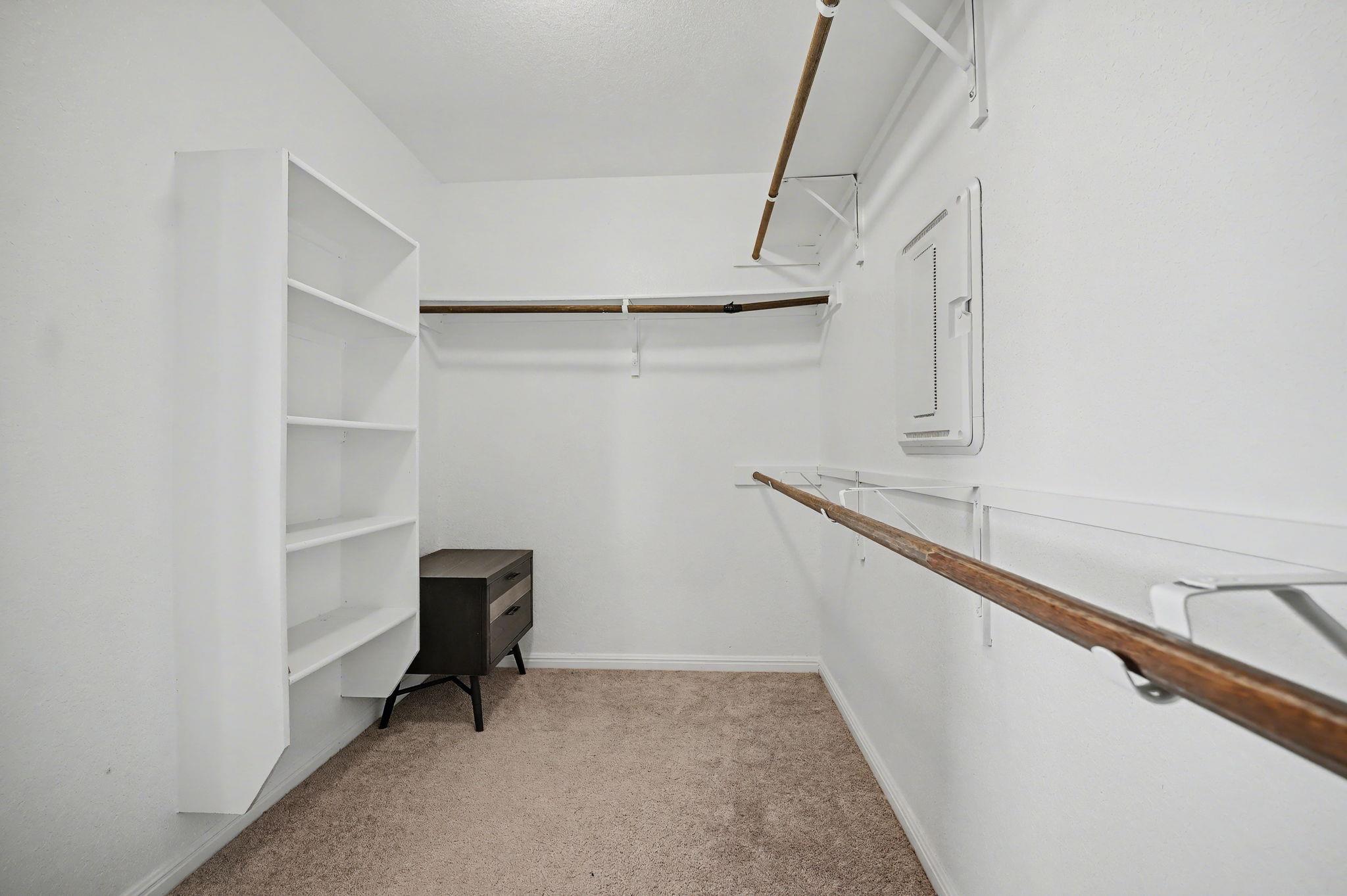 10807 Sentinel Dr, Austin, TX 78747