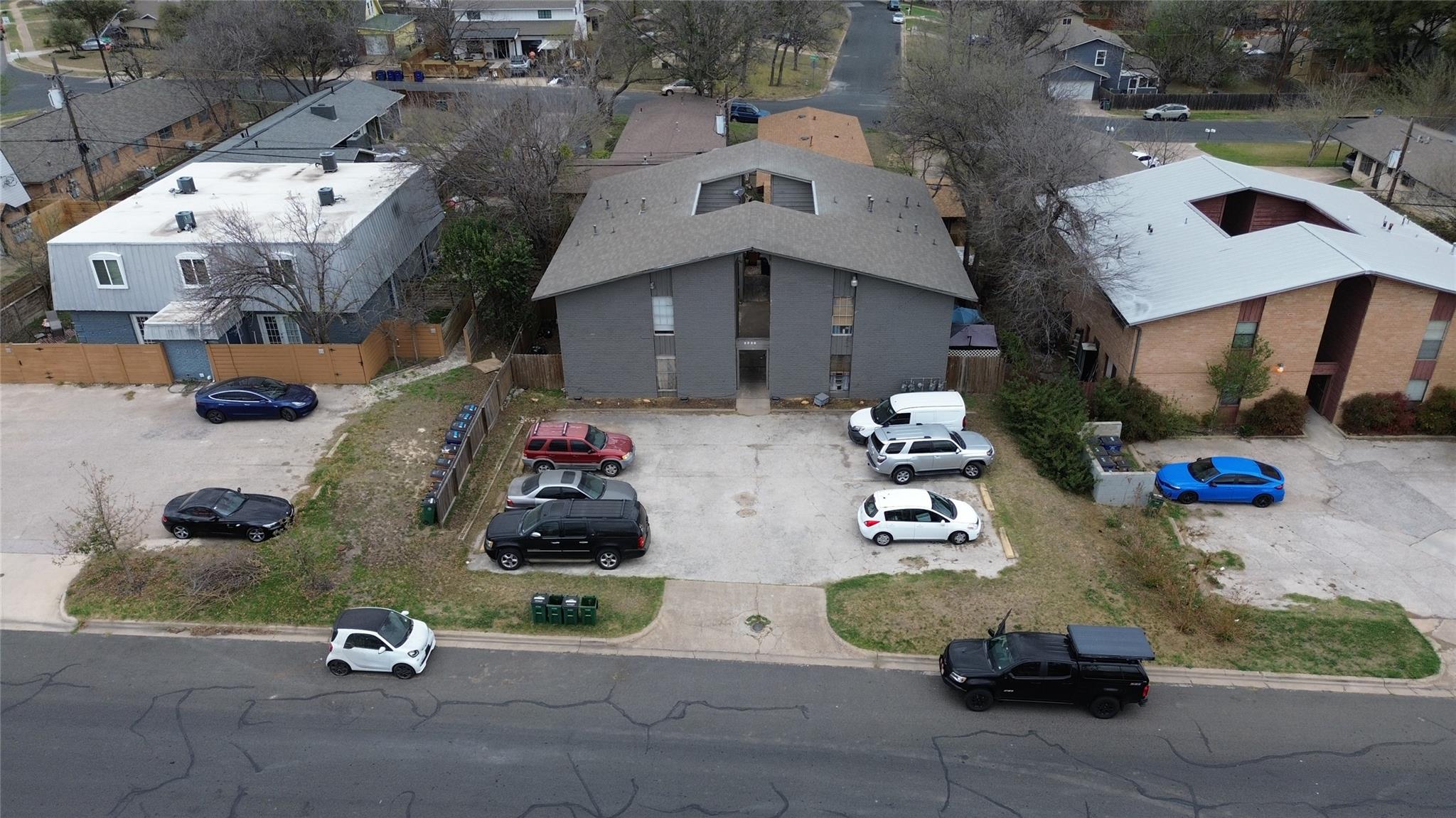 2220 MISSION HILL Dr, Austin, TX 78741