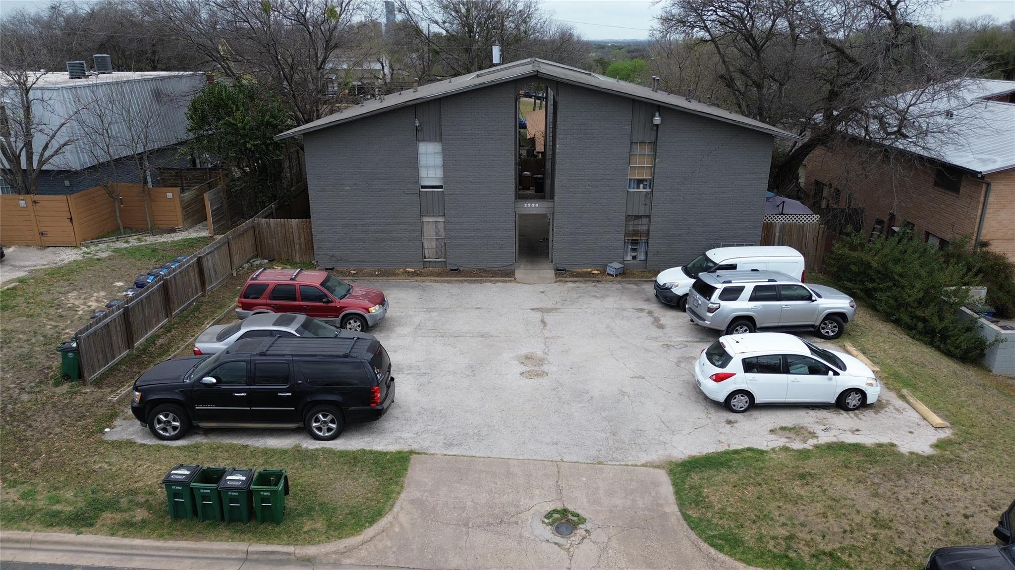 2220 MISSION HILL Dr, Austin, TX 78741