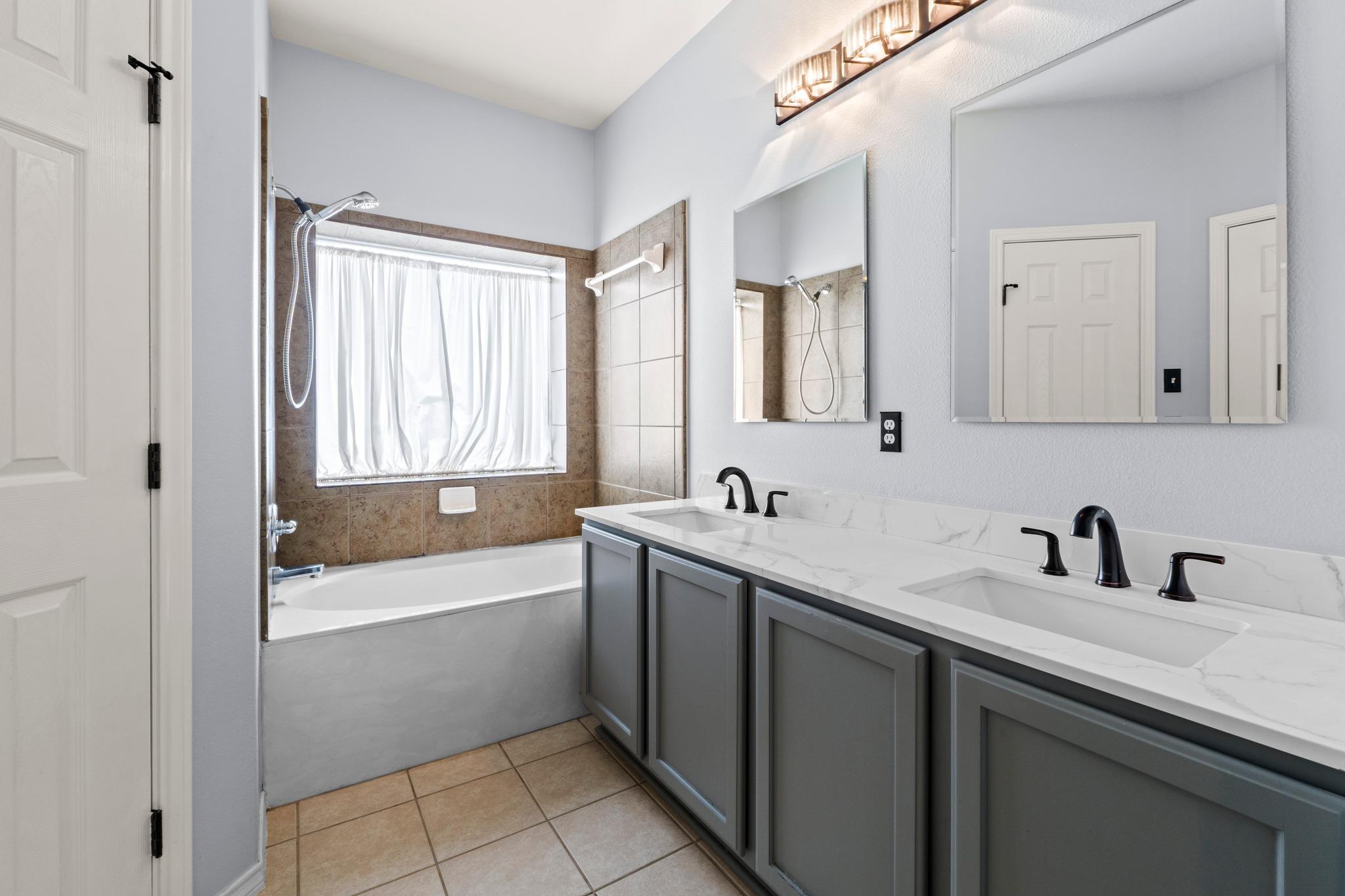 11820 Dunfries Ln, Austin, TX 78754