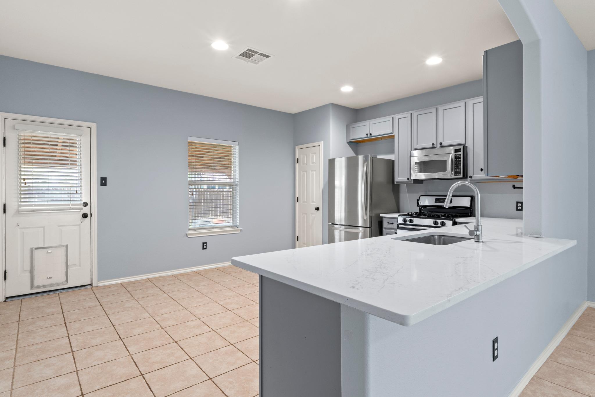 11820 Dunfries Ln, Austin, TX 78754