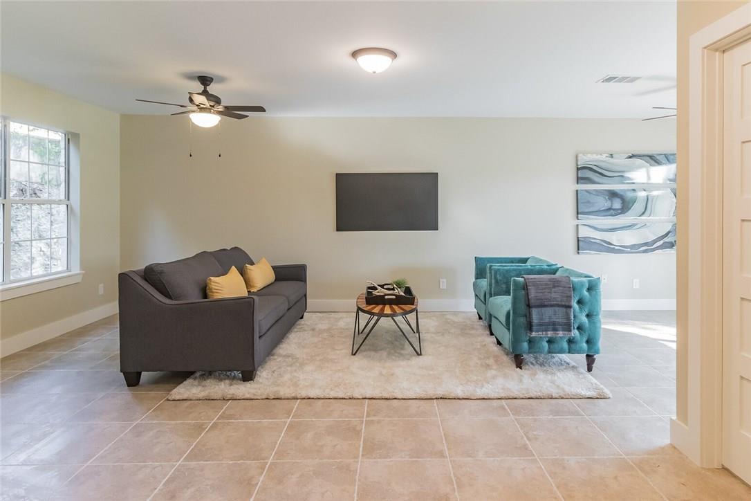 25203 Lake View Dr, Spicewood, TX 78669