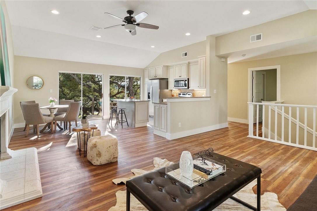 25203 Lake View Dr, Spicewood, TX 78669