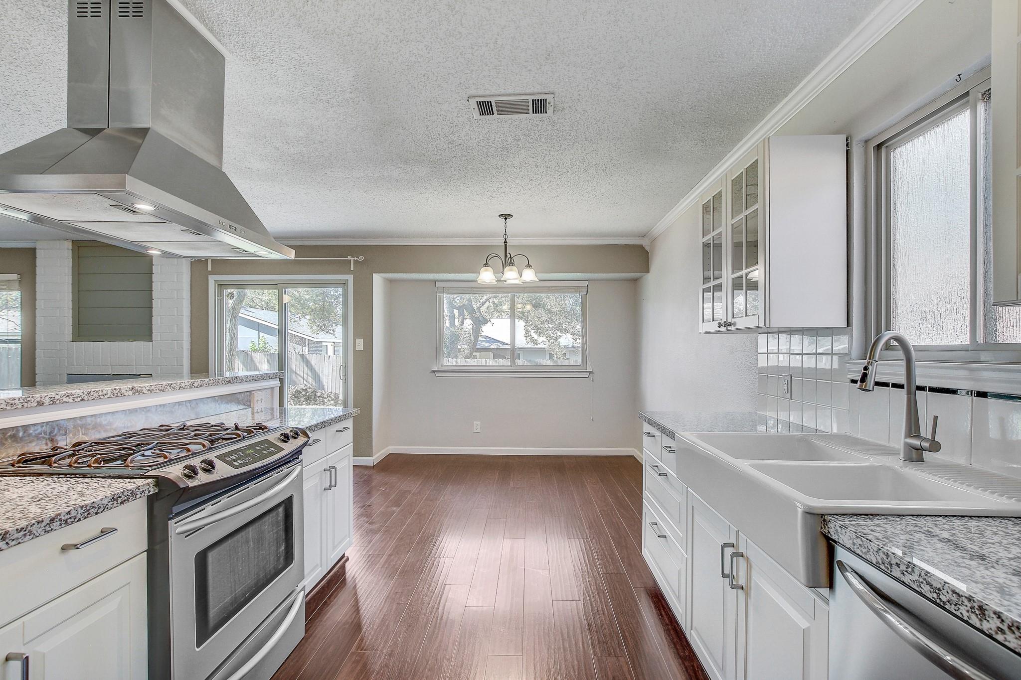 7804 Wycombe Dr, Austin, TX 78749