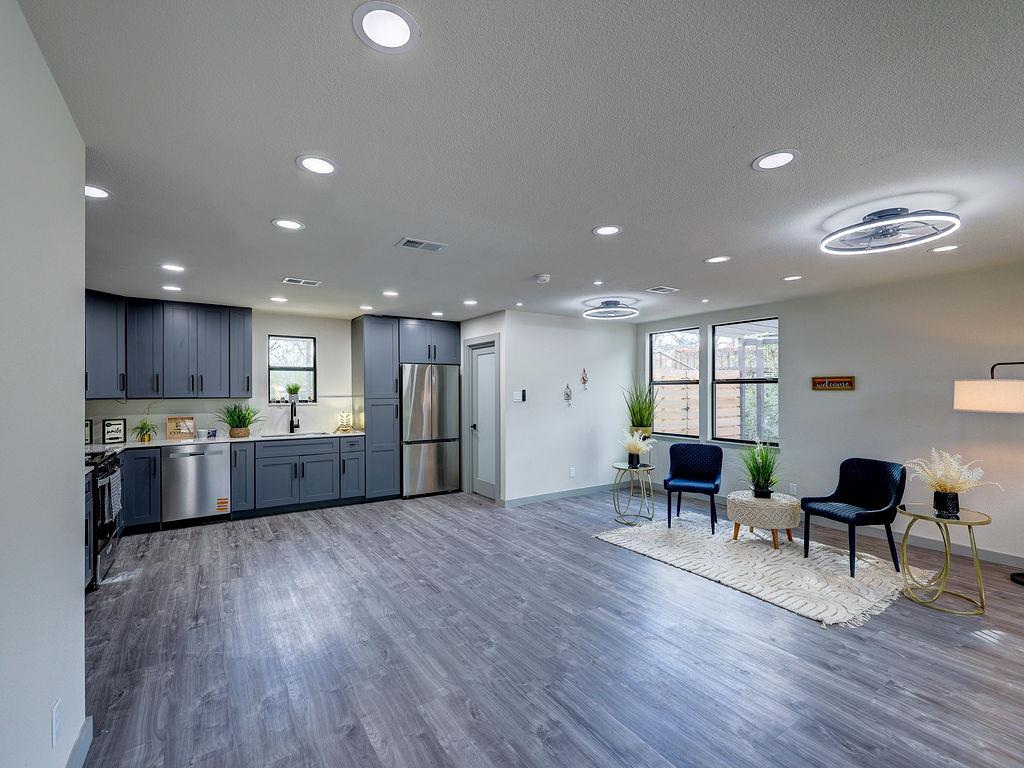 1513 Cloverleaf Dr, Austin, TX 78723