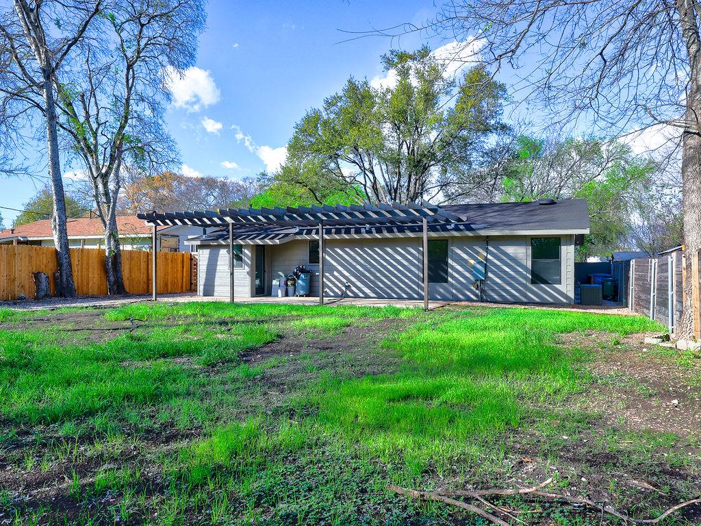 1513 Cloverleaf Dr, Austin, TX 78723