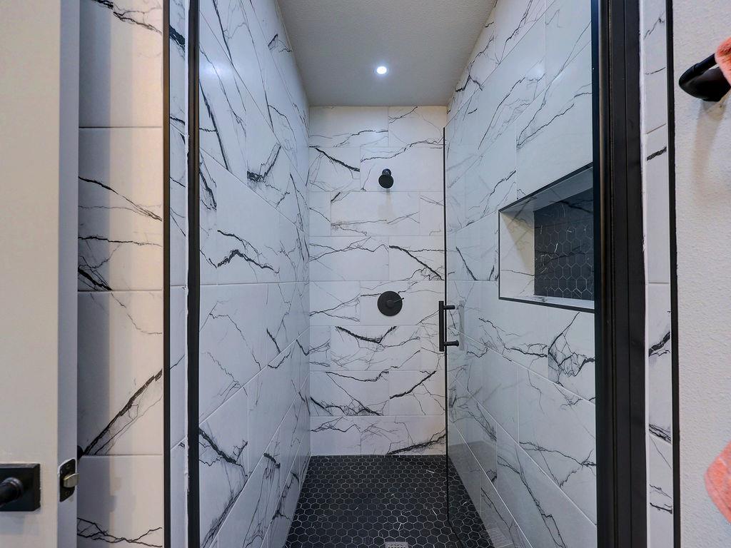 1513 Cloverleaf Dr, Austin, TX 78723