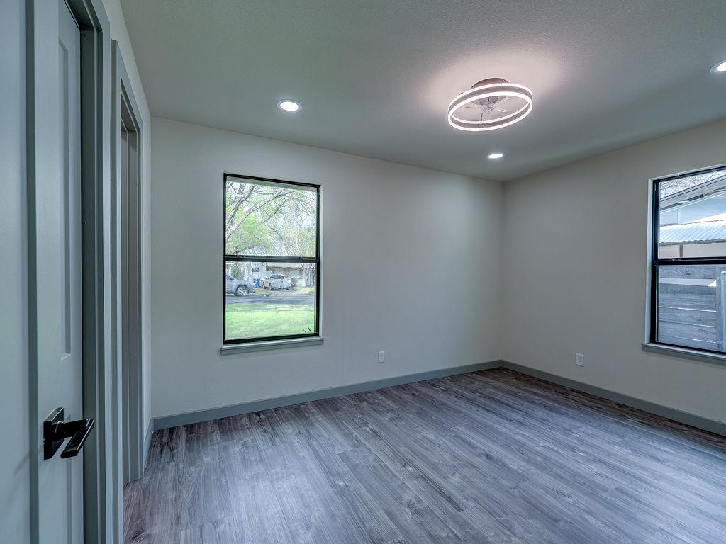 1513 Cloverleaf Dr, Austin, TX 78723