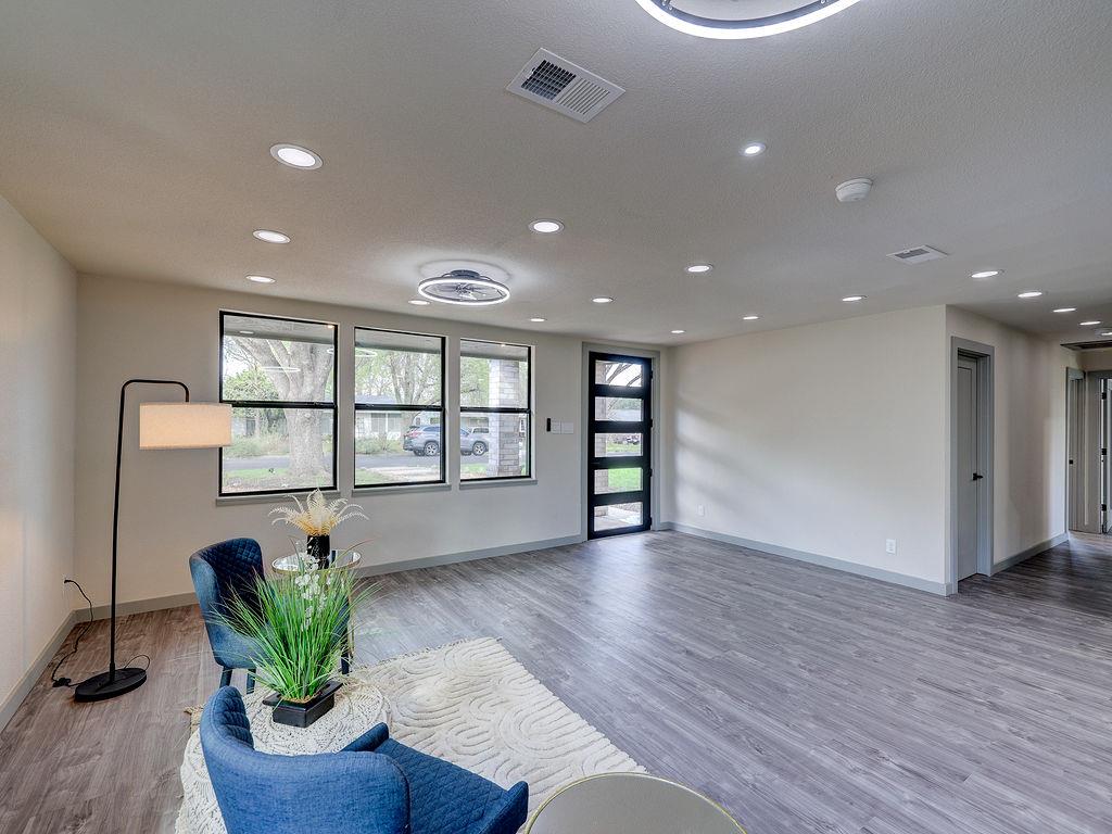 1513 Cloverleaf Dr, Austin, TX 78723