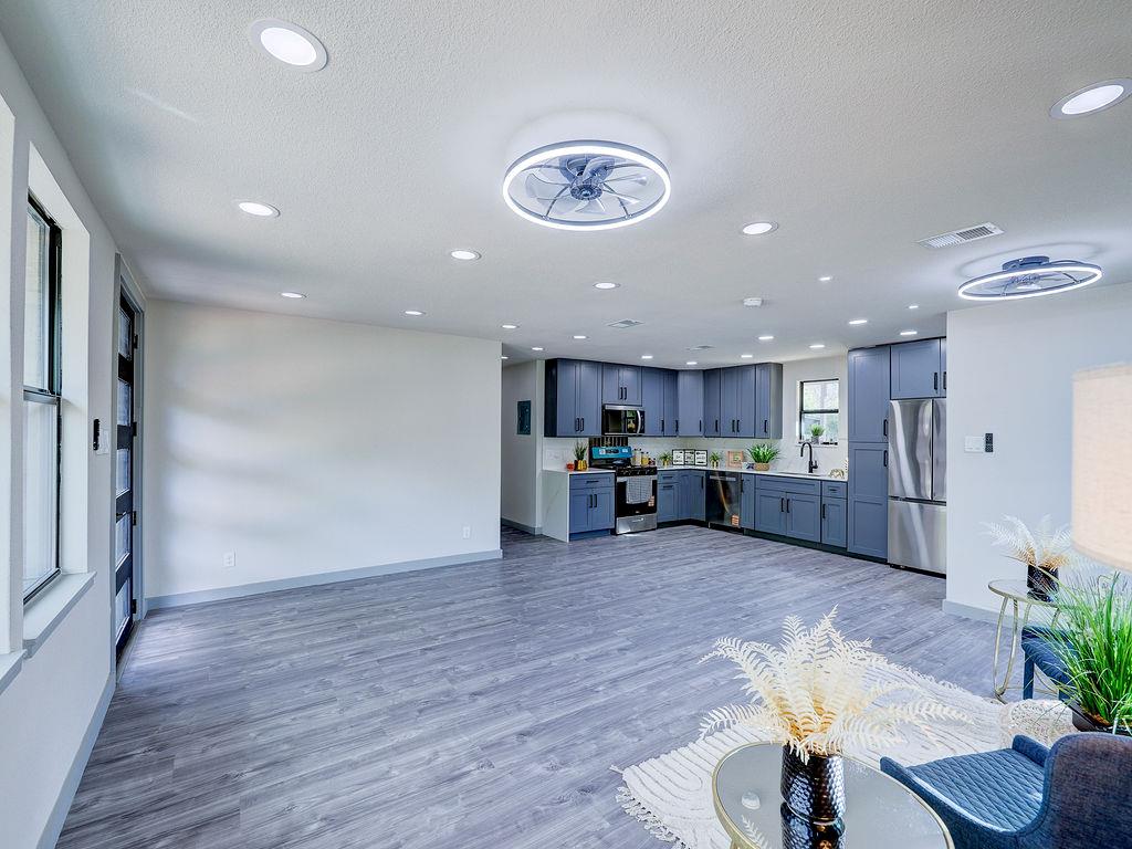 1513 Cloverleaf Dr, Austin, TX 78723