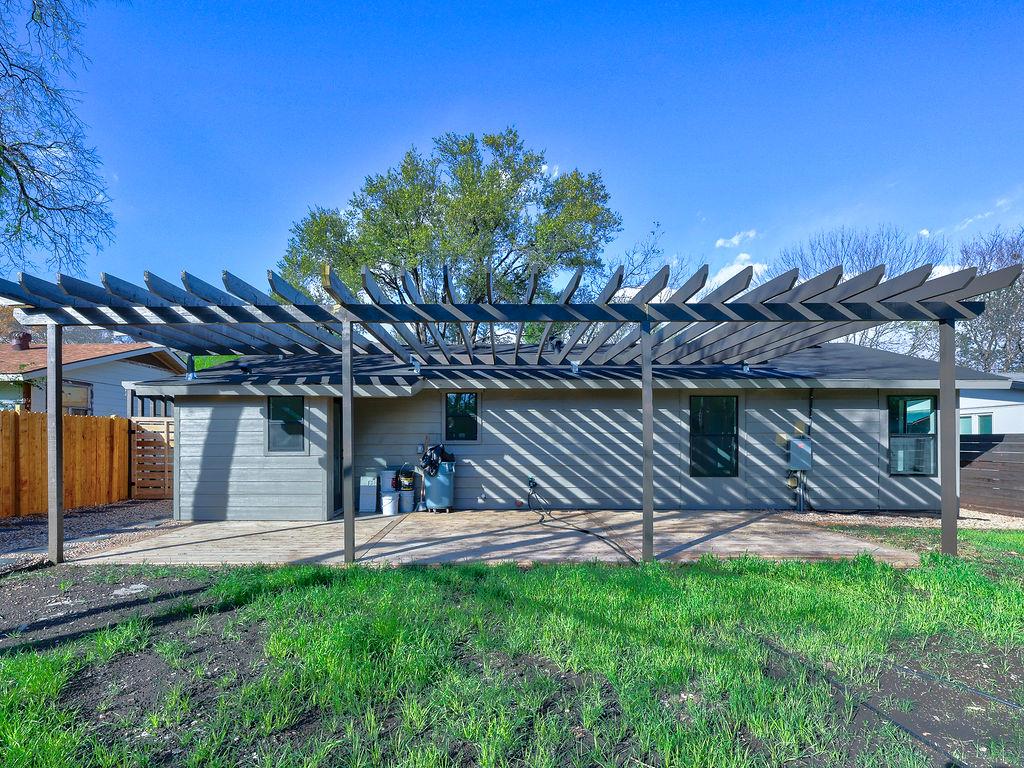 1513 Cloverleaf Dr, Austin, TX 78723