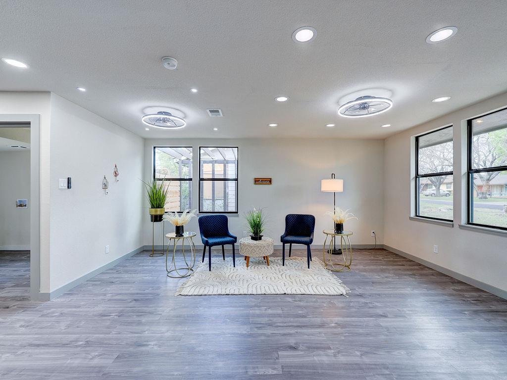 1513 Cloverleaf Dr, Austin, TX 78723