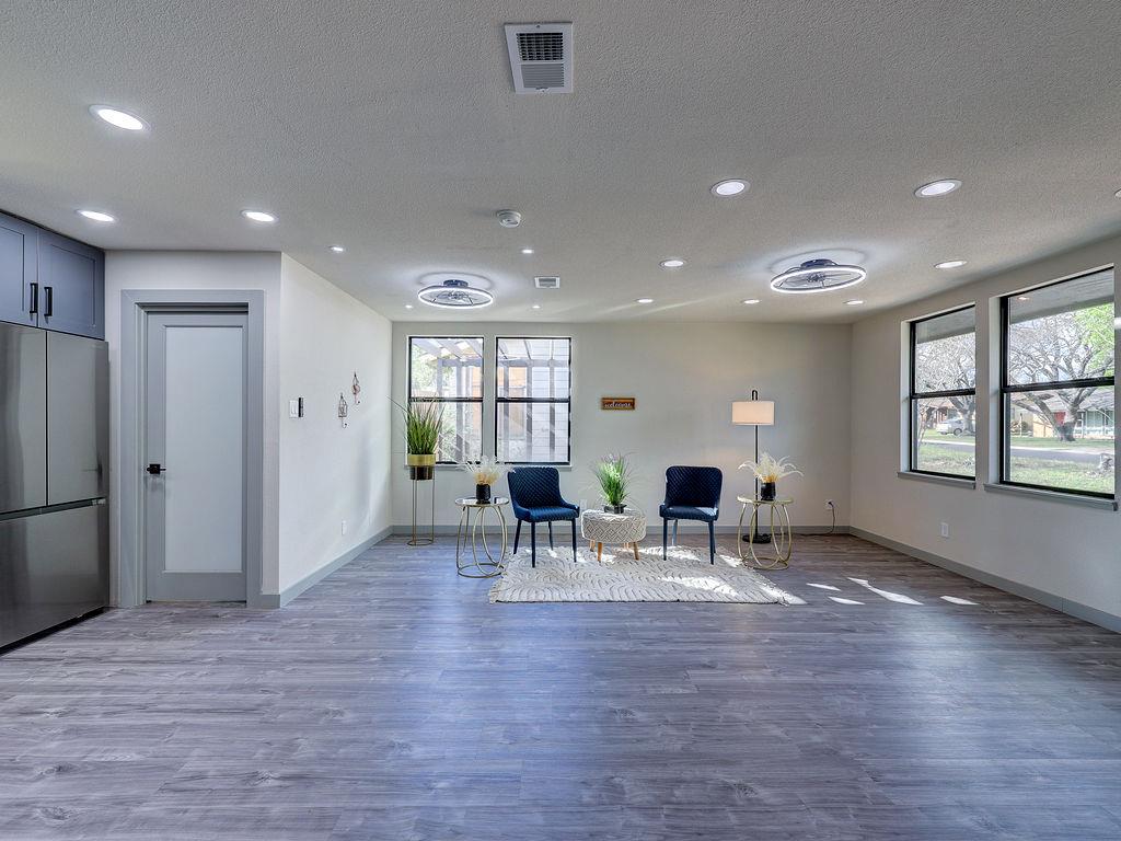 1513 Cloverleaf Dr, Austin, TX 78723