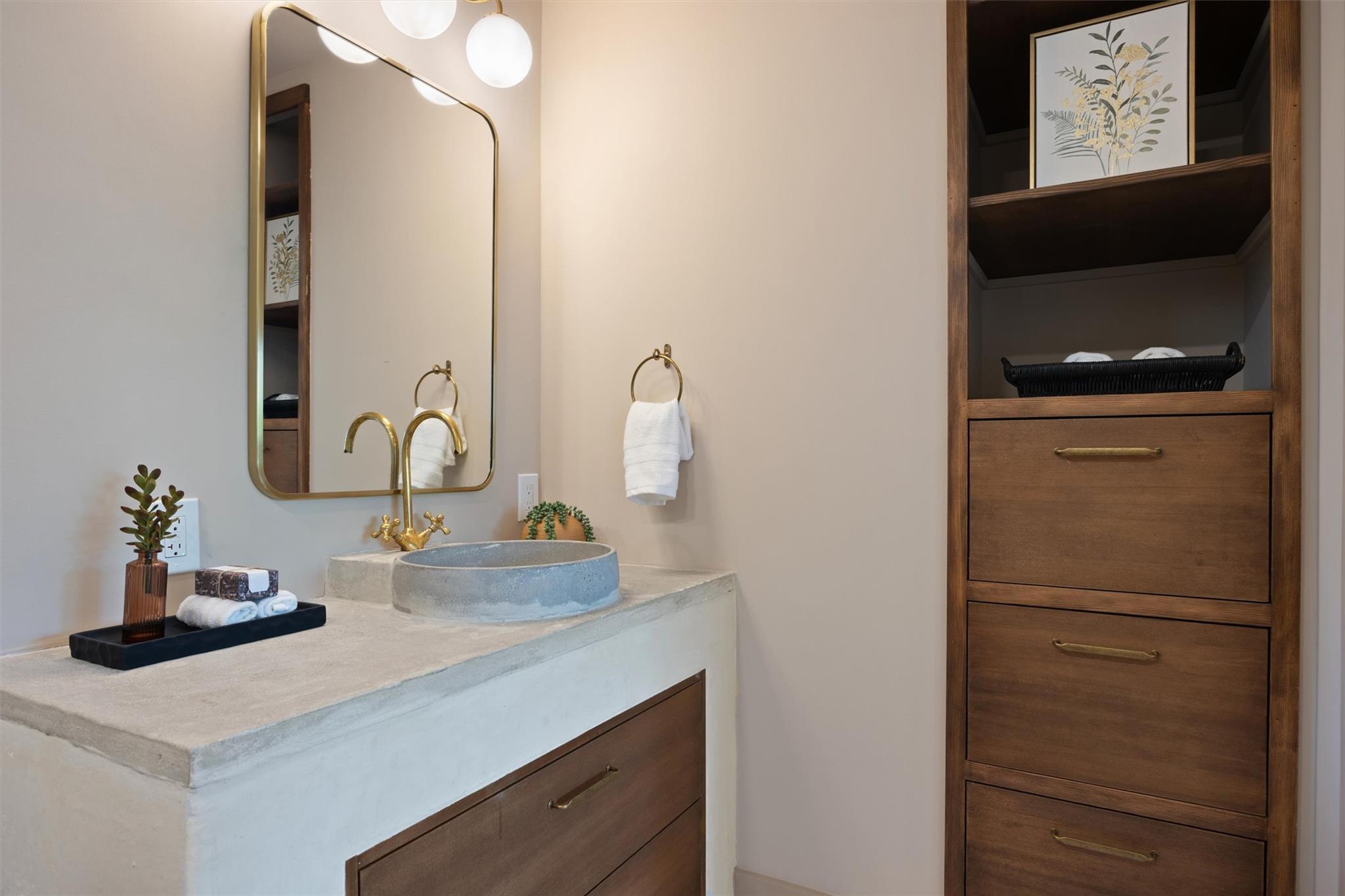 905 Payne Ave, Austin, TX 78757