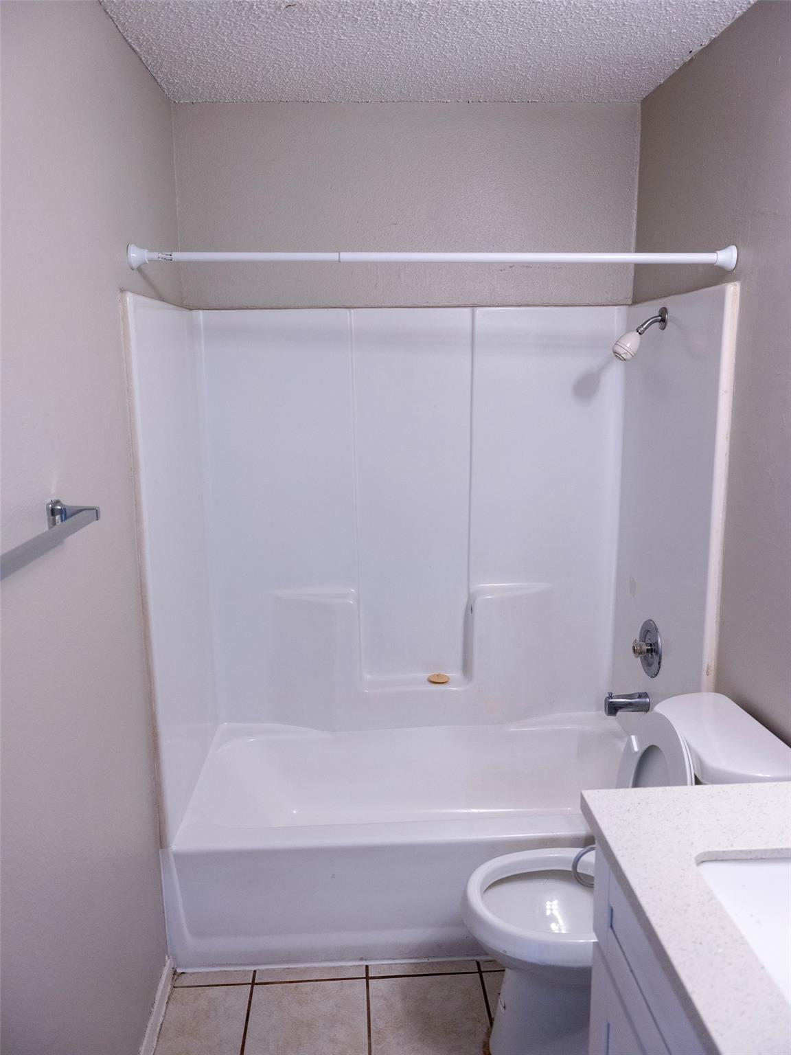 1903 W Loop # B, Austin, TX 78758