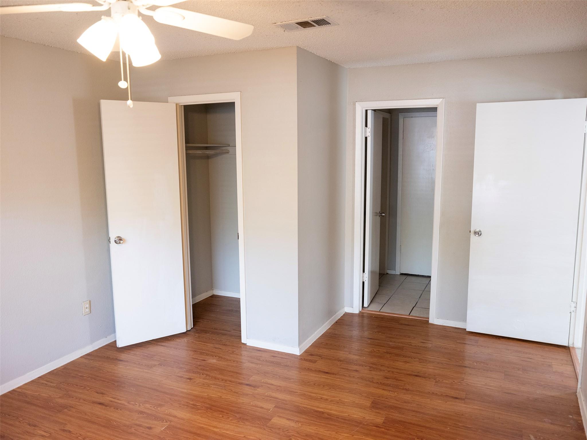 1903 W Loop # B, Austin, TX 78758