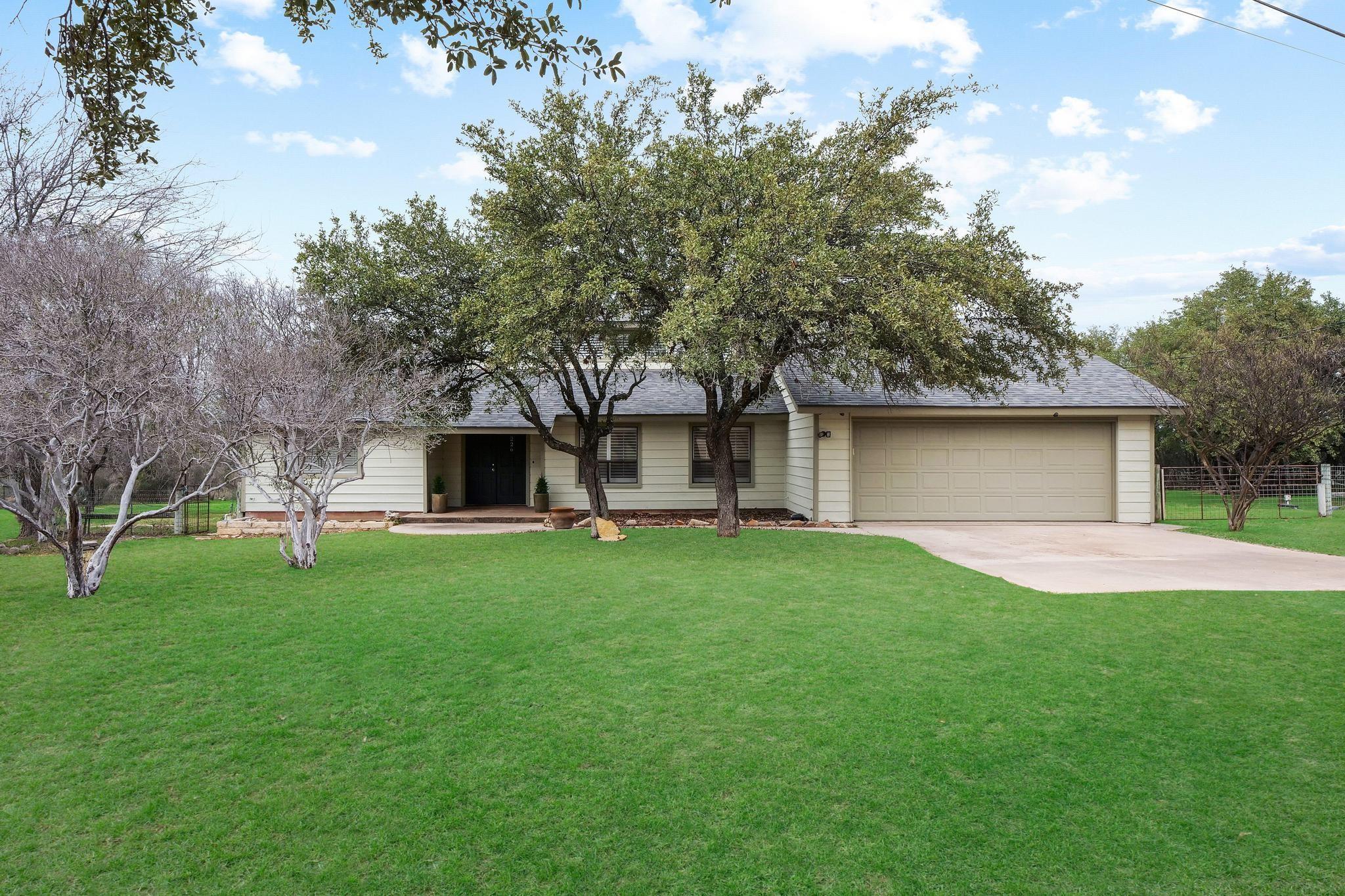 226 Mels Rd, Spicewood, TX 78669