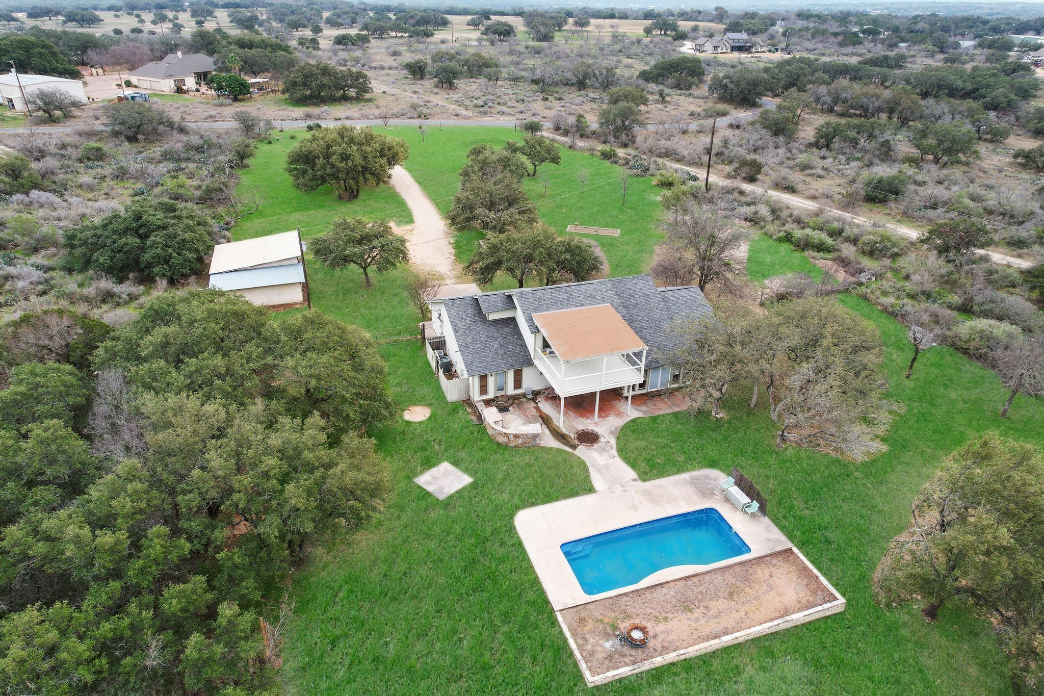 226 Mels Rd, Spicewood, TX 78669