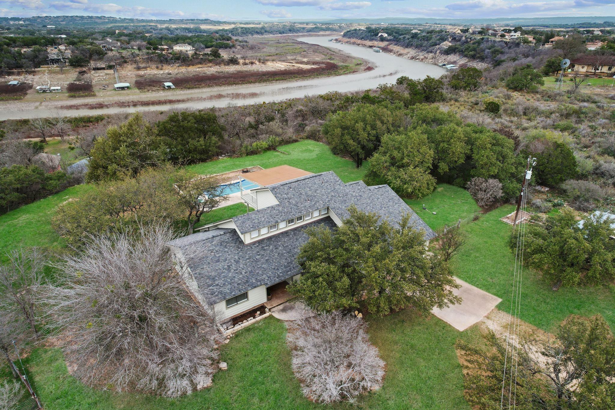 226 Mels Rd, Spicewood, TX 78669
