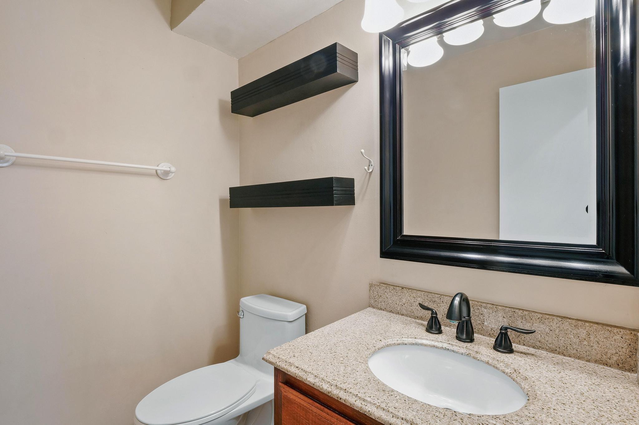 226 Mels Rd, Spicewood, TX 78669