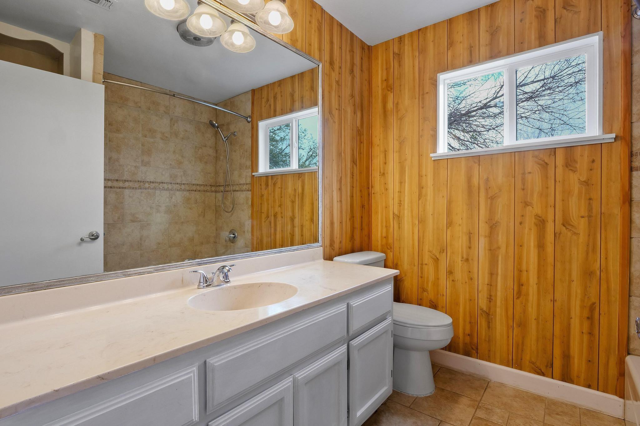 226 Mels Rd, Spicewood, TX 78669