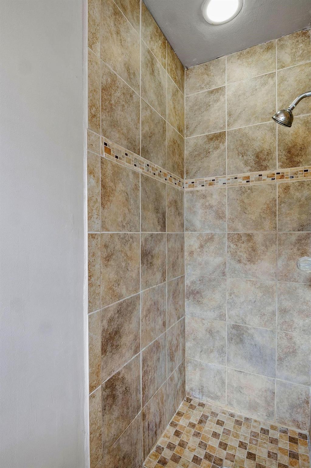 226 Mels Rd, Spicewood, TX 78669