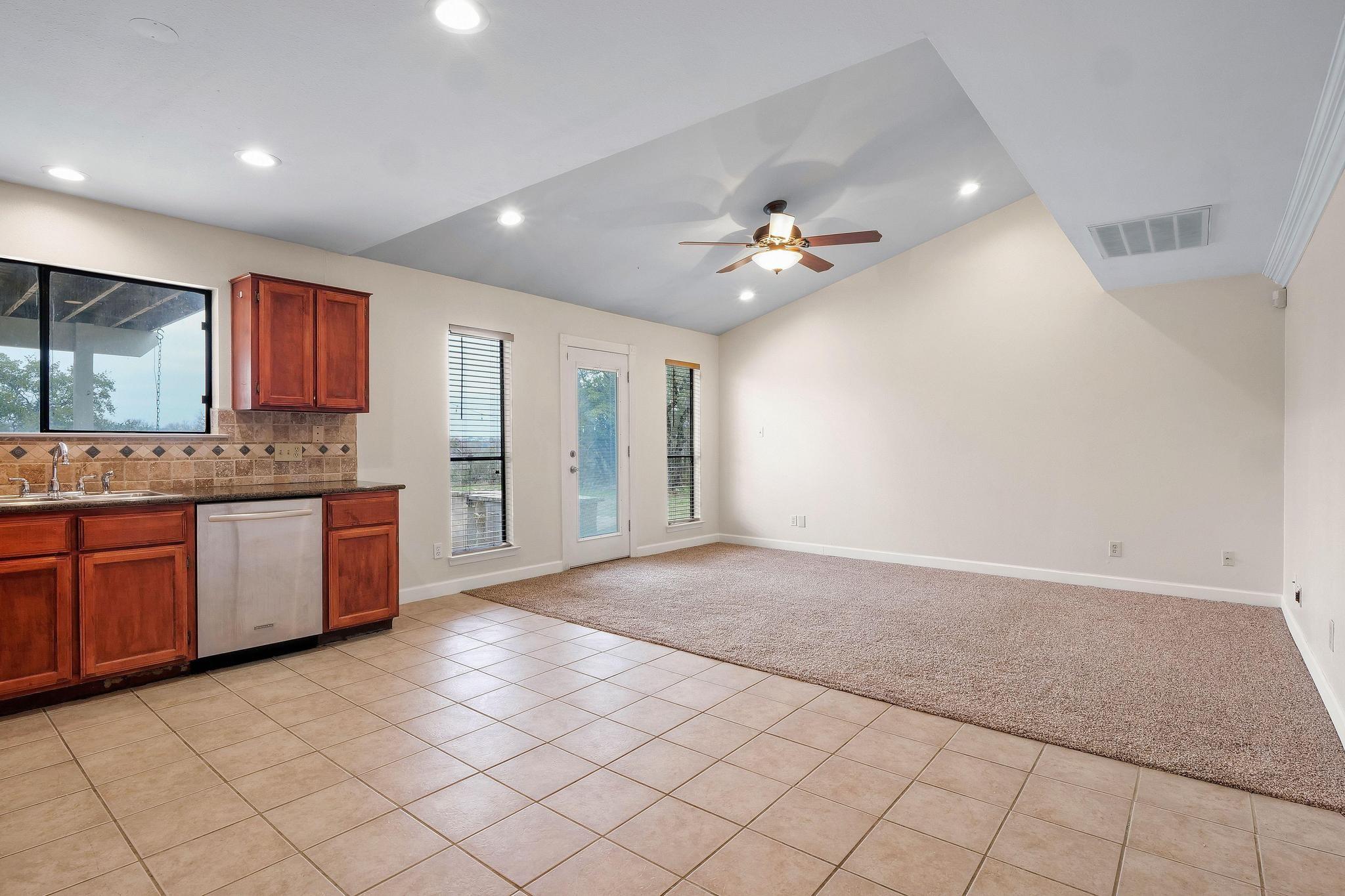 226 Mels Rd, Spicewood, TX 78669