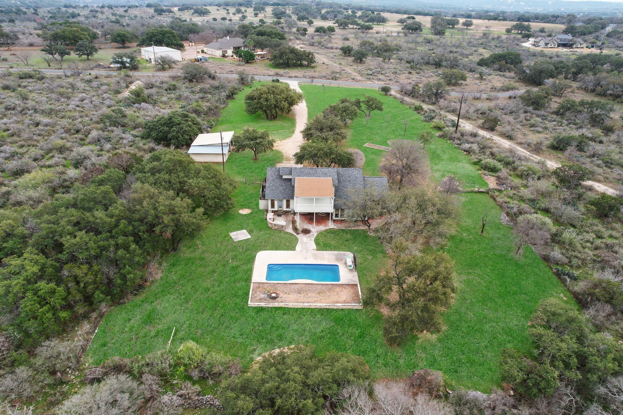 226 Mels Rd, Spicewood, TX 78669