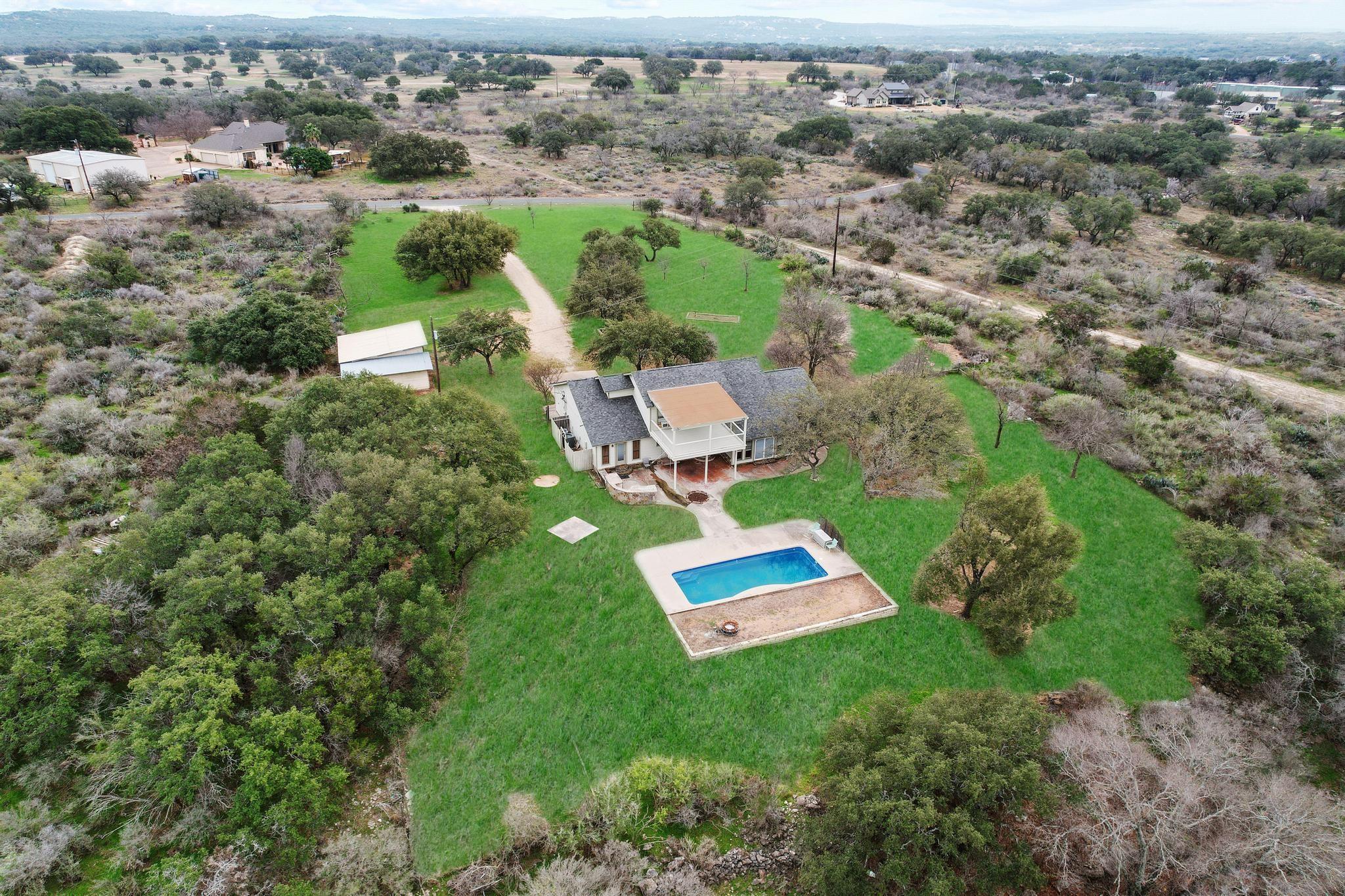 226 Mels Rd, Spicewood, TX 78669