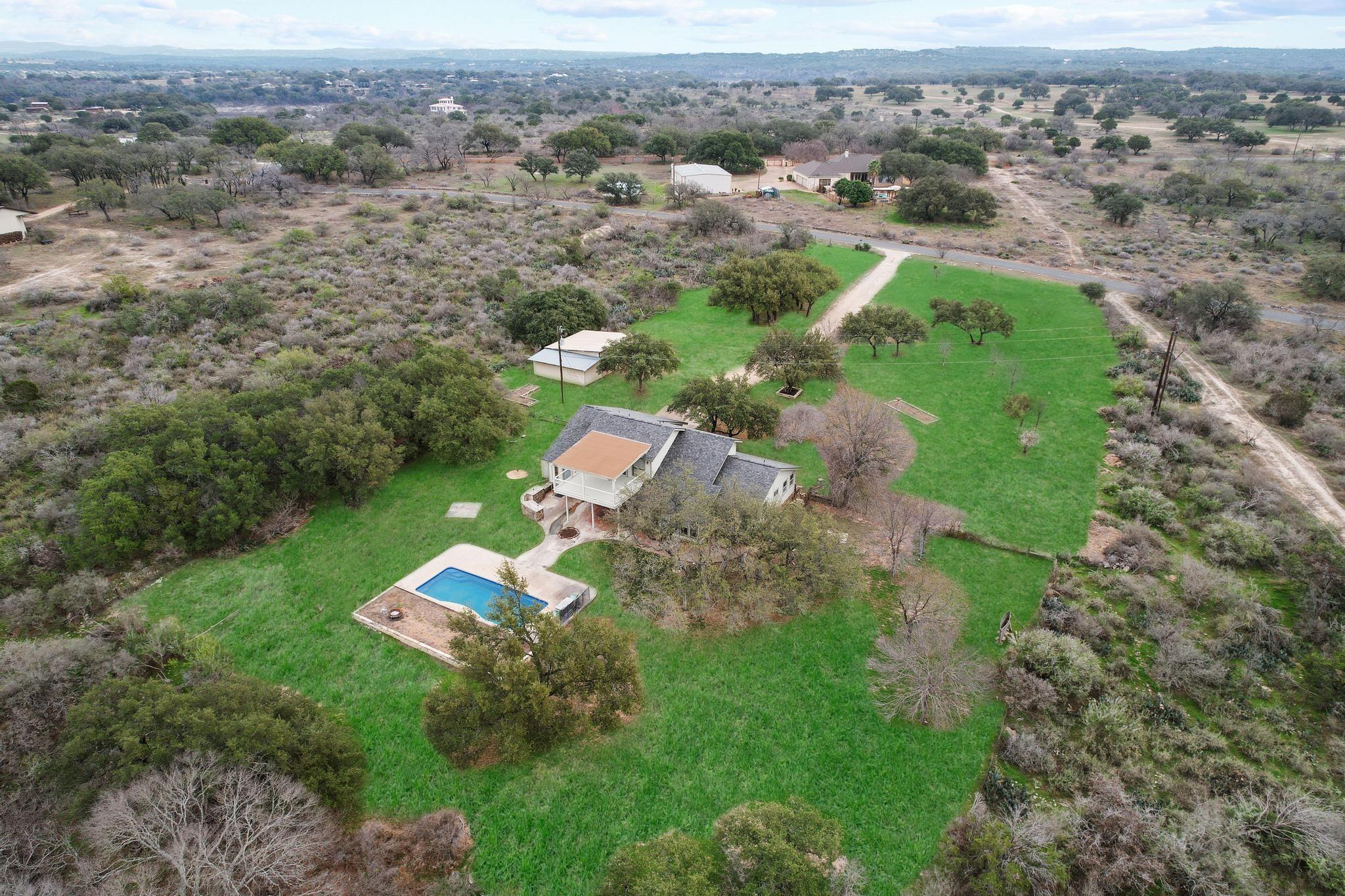 226 Mels Rd, Spicewood, TX 78669