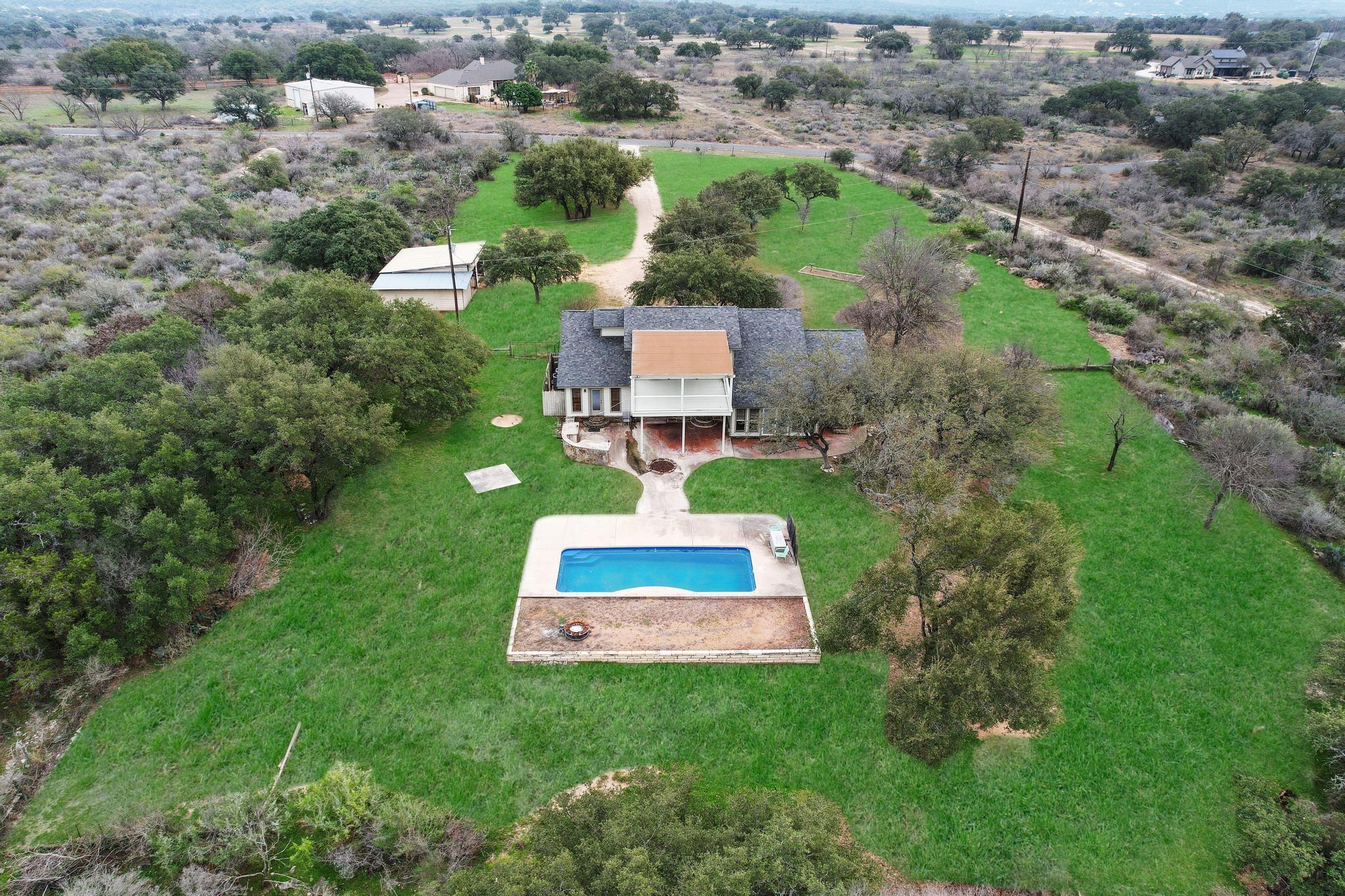 226 Mels Rd, Spicewood, TX 78669