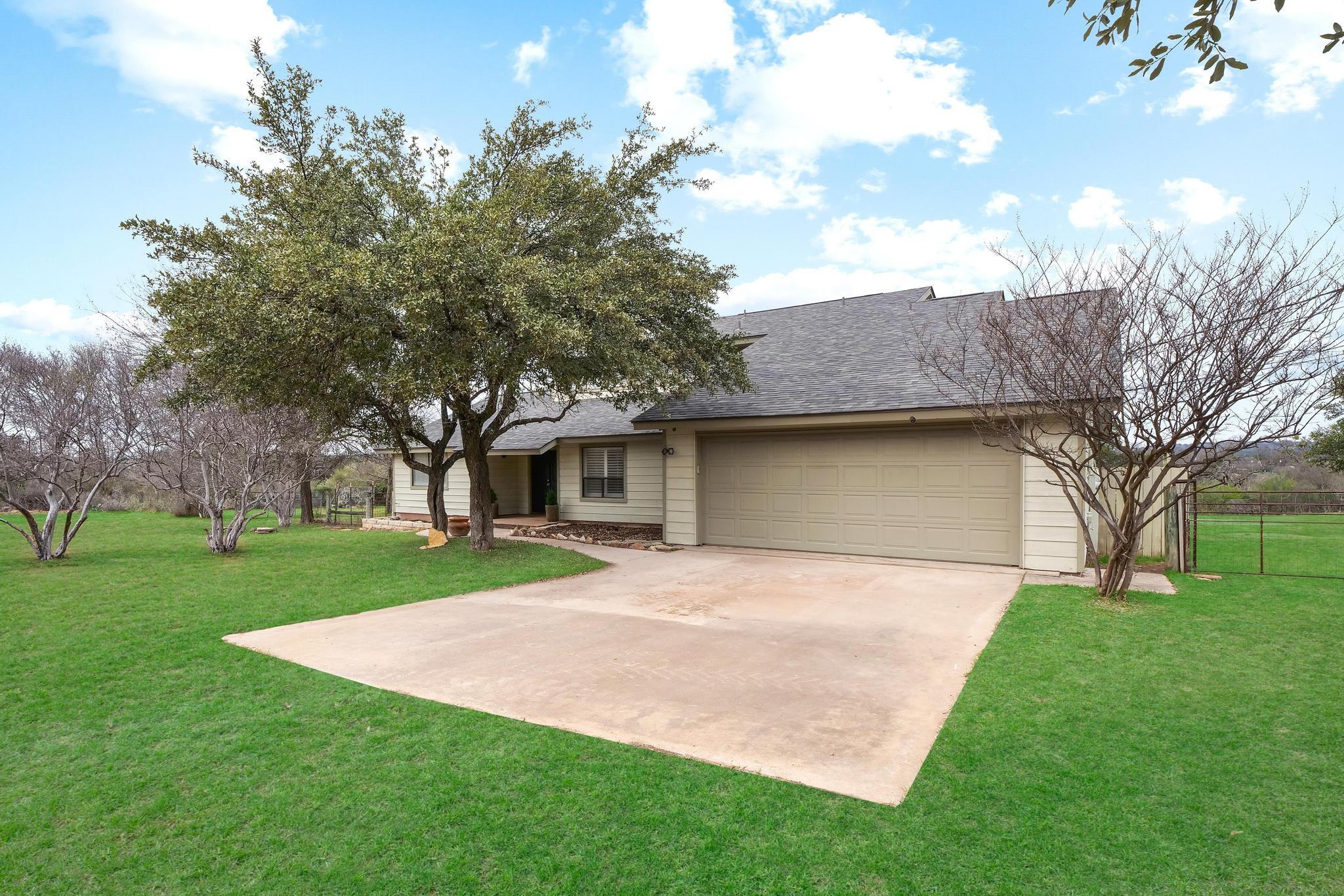226 Mels Rd, Spicewood, TX 78669