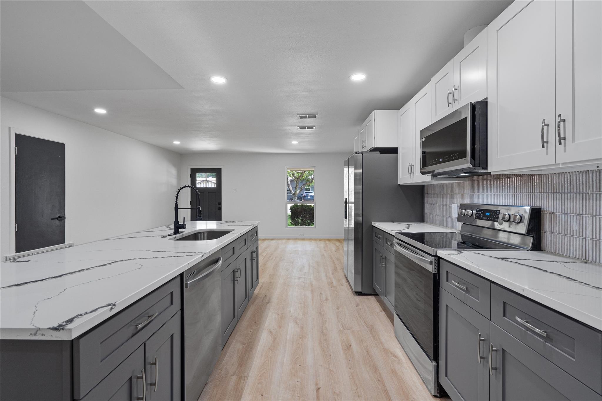 1700 Deep Wood Dr, Round Rock, TX 78681