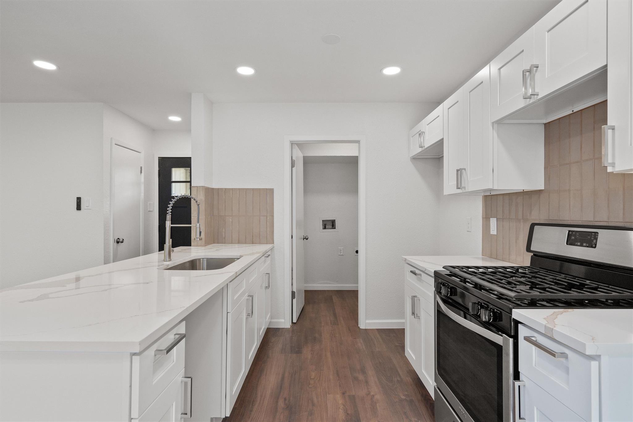 710 Ruby Isle Dr, Leander, TX 78641