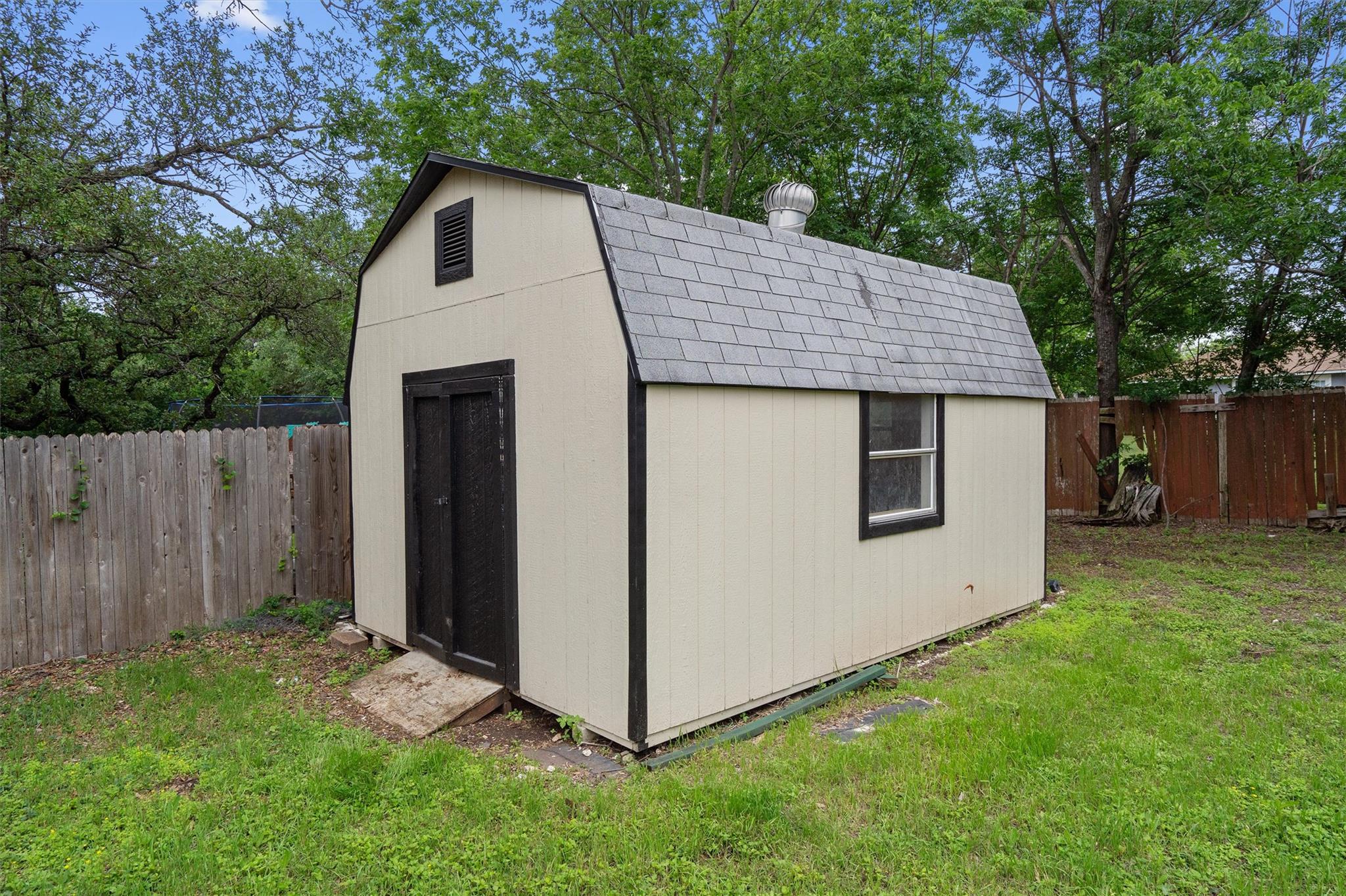 710 Ruby Isle Dr, Leander, TX 78641