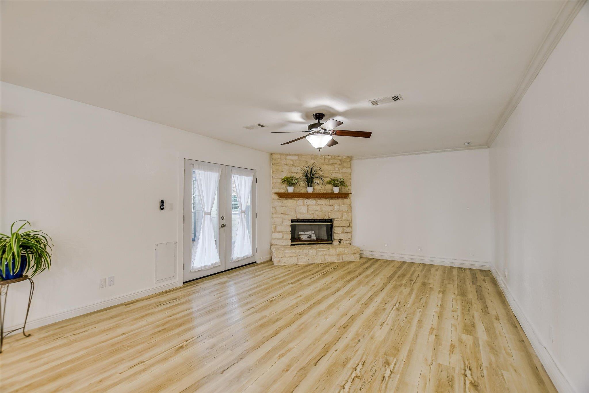 131 High Gabriel Dr, Leander, TX 78641