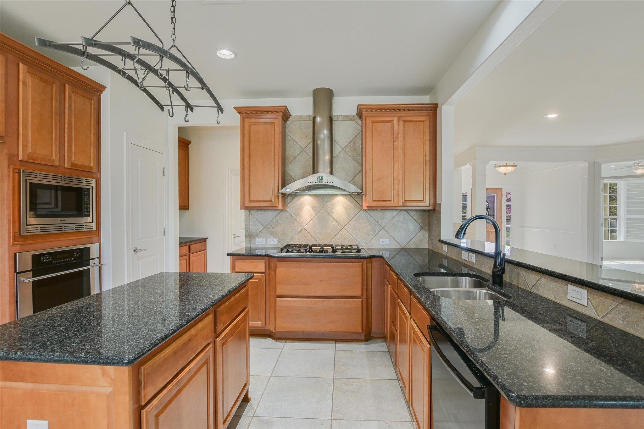 303 Goose Island Dr, Georgetown, TX 78633