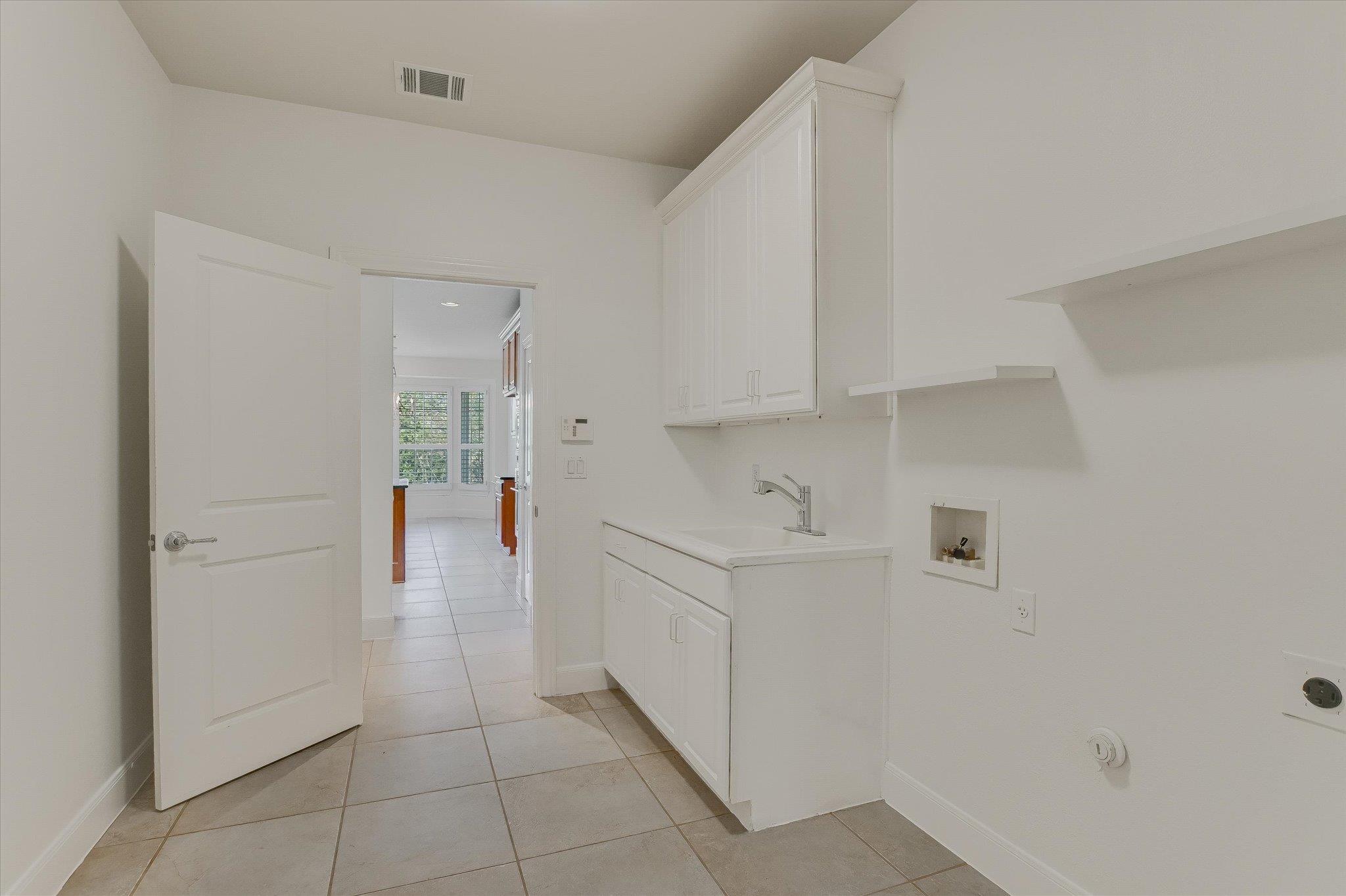 303 Goose Island Dr, Georgetown, TX 78633