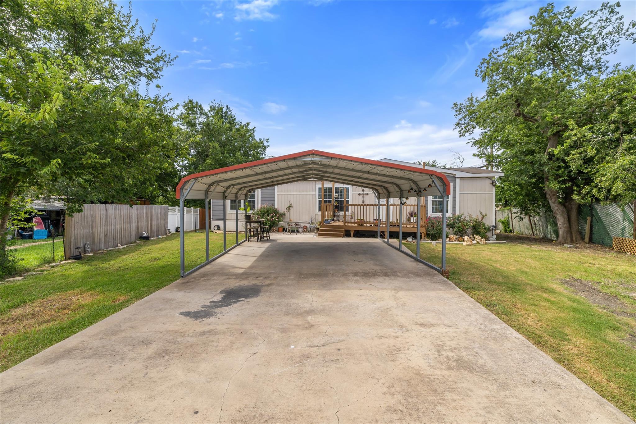 418 Lenora Dr, Taylor, TX 76574