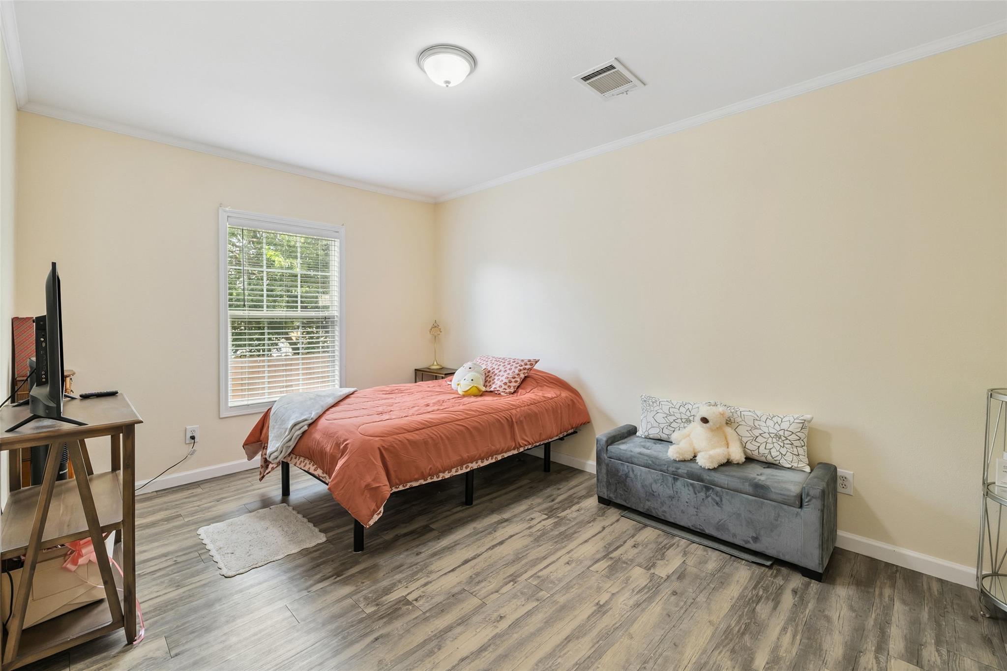 418 Lenora Dr, Taylor, TX 76574