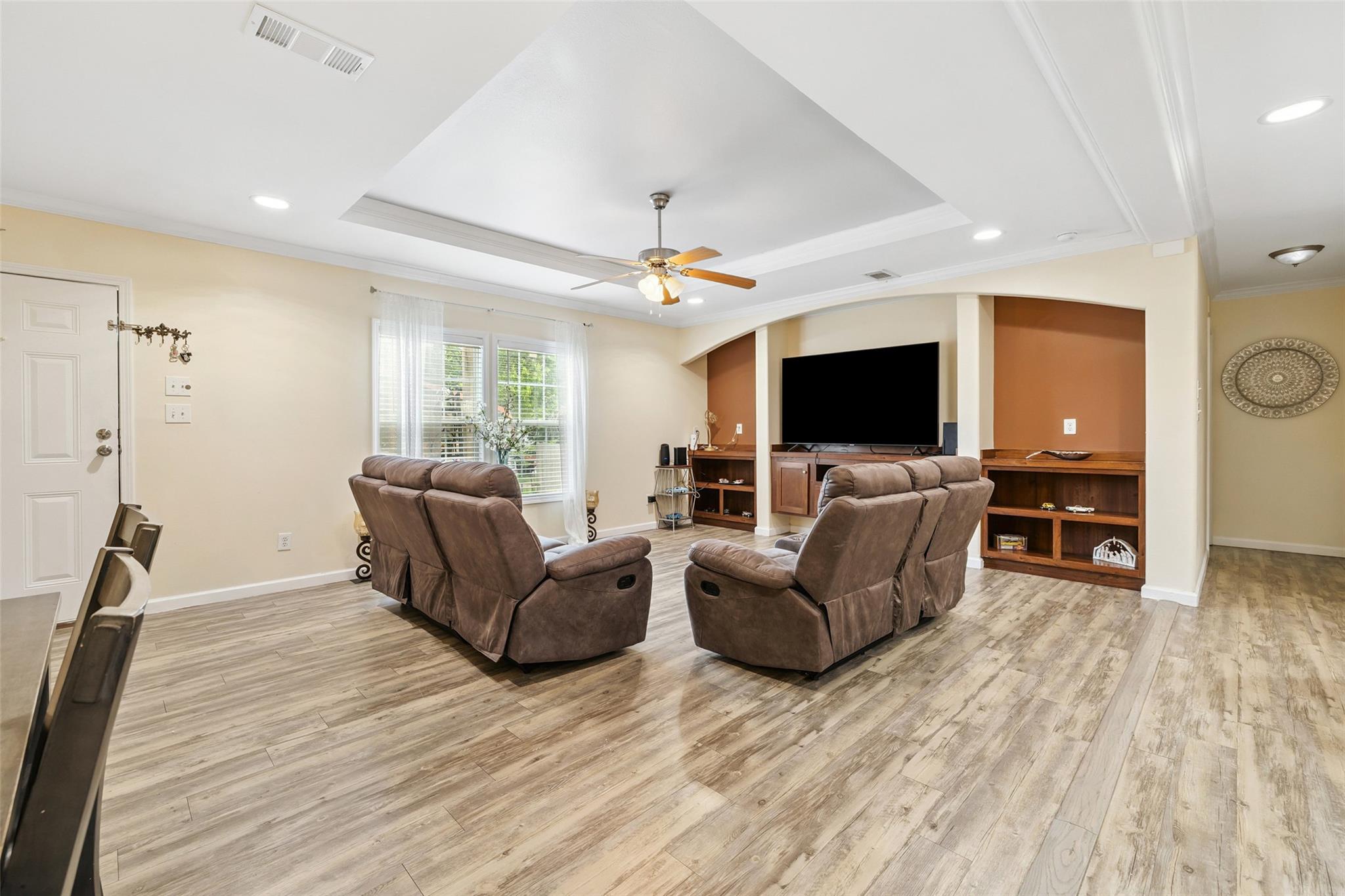 418 Lenora Dr, Taylor, TX 76574