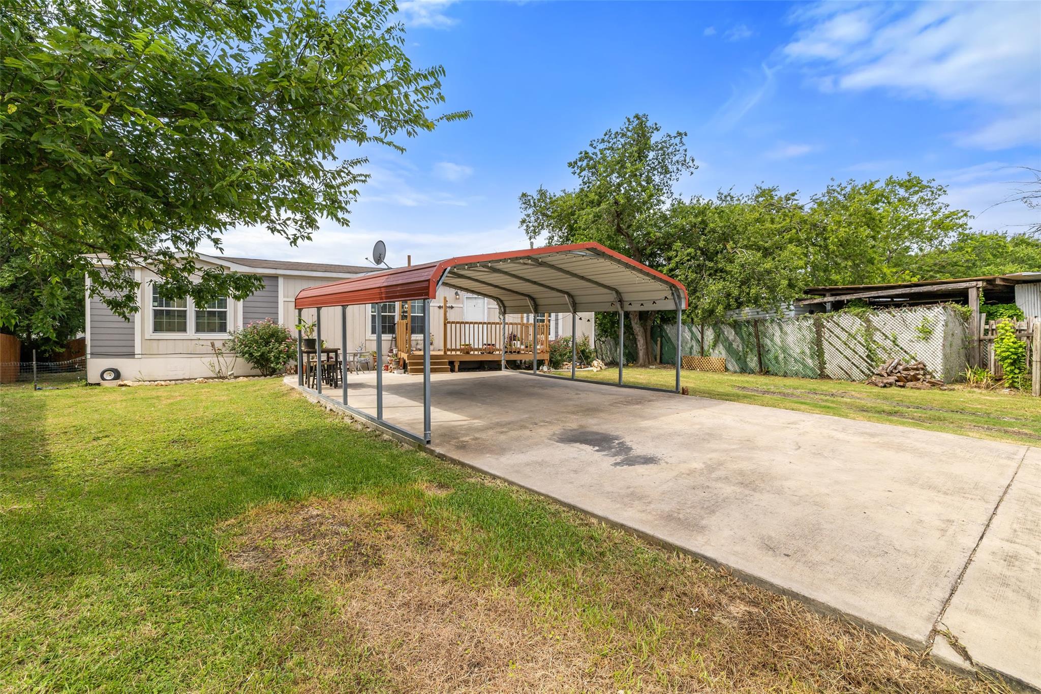 418 Lenora Dr, Taylor, TX 76574