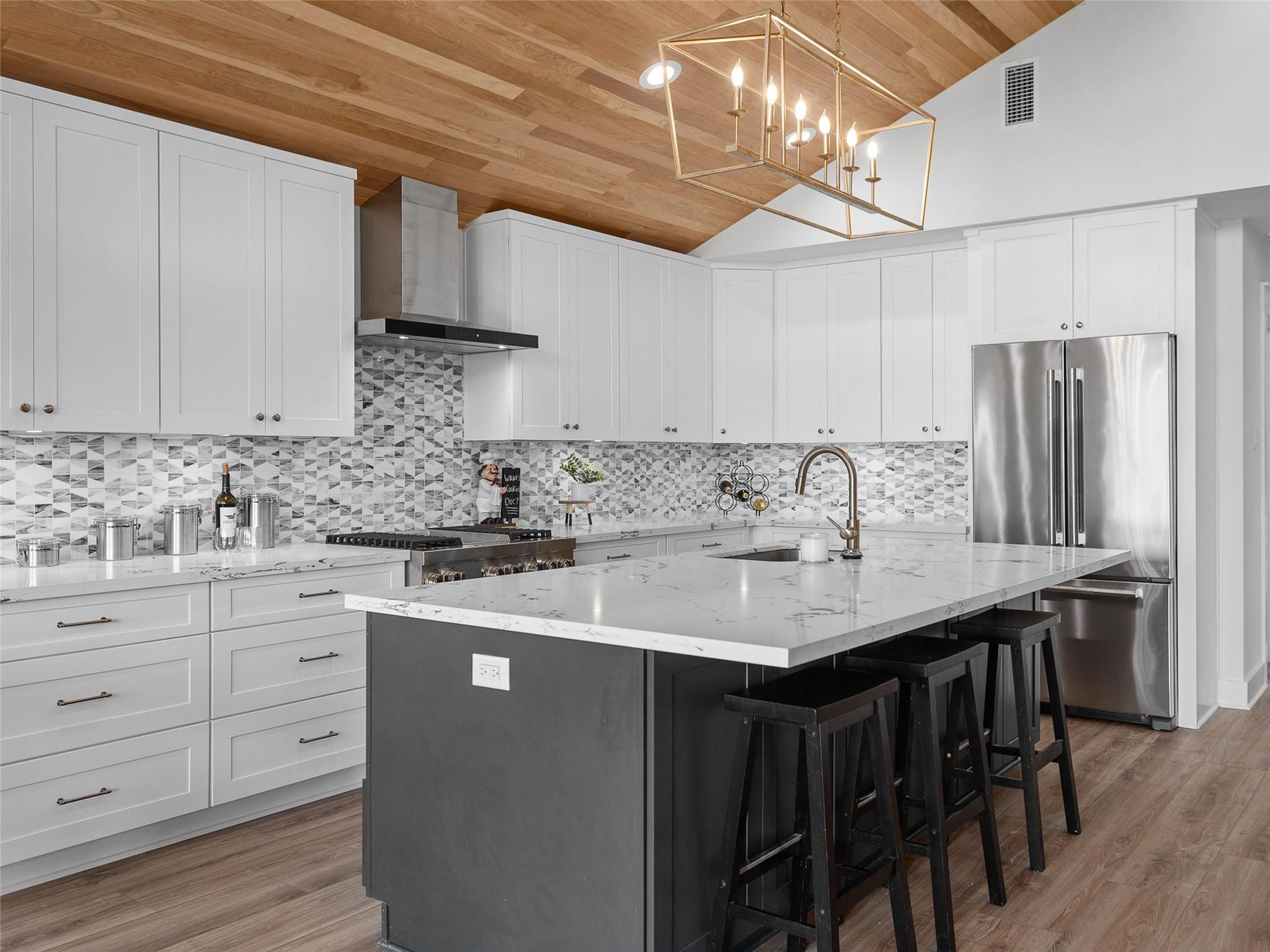 874 Lakebreeze Dr, Canyon Lake, TX 78133