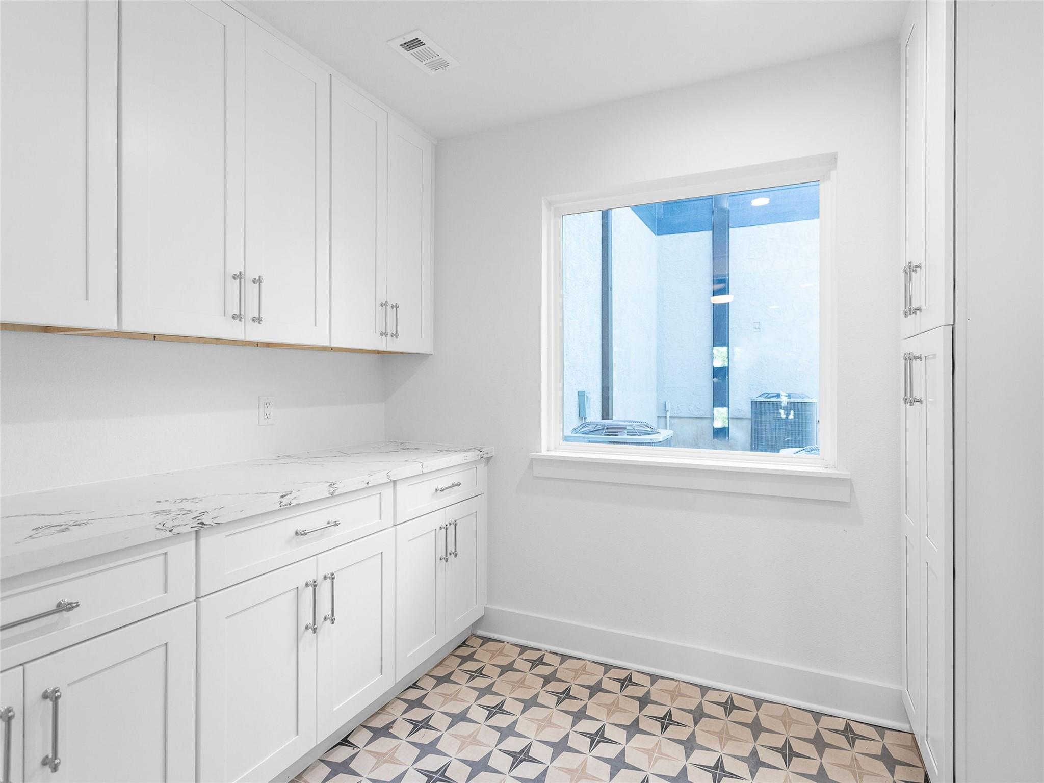 874 Lakebreeze Dr, Canyon Lake, TX 78133