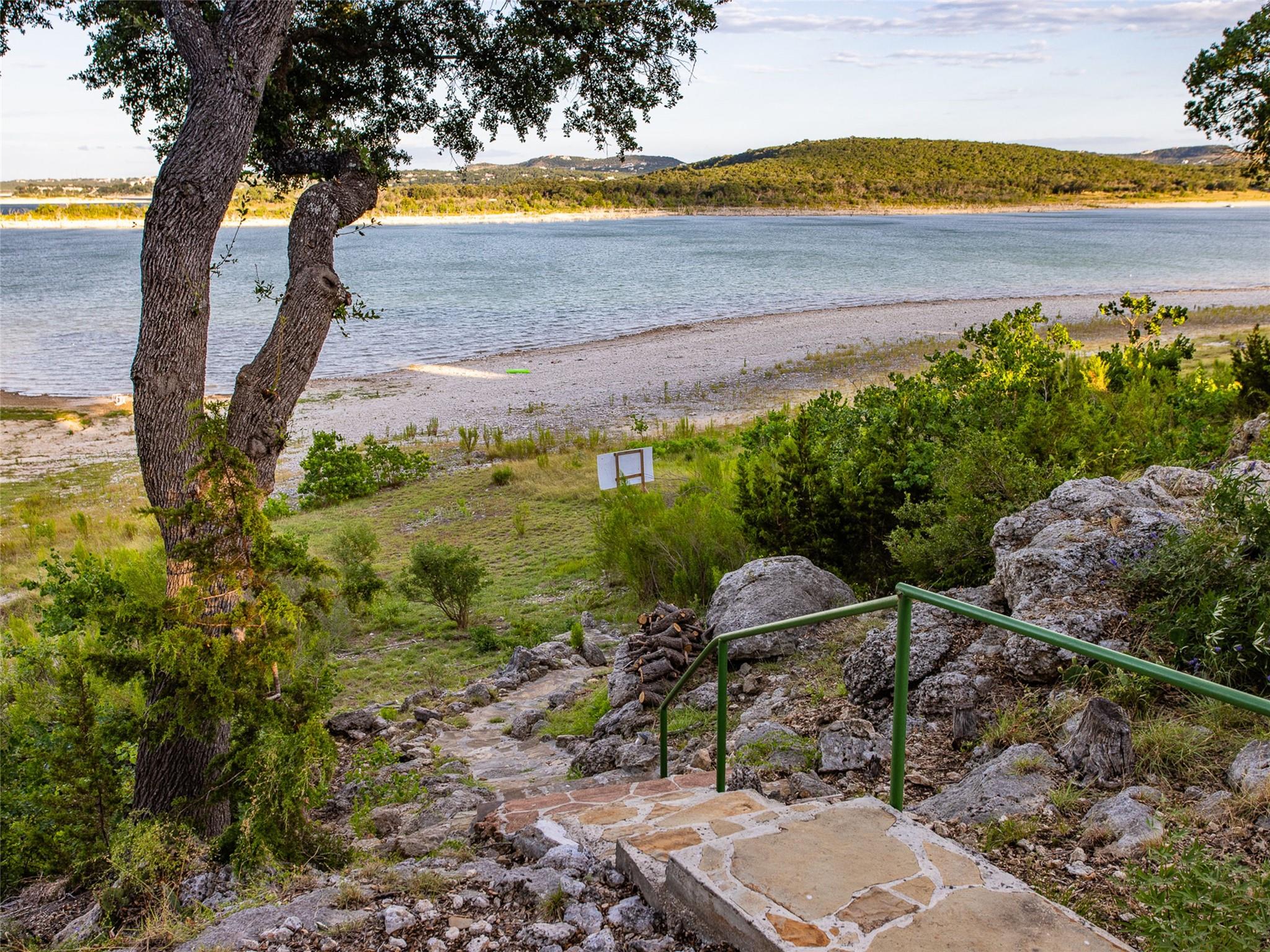 874 Lakebreeze Dr, Canyon Lake, TX 78133