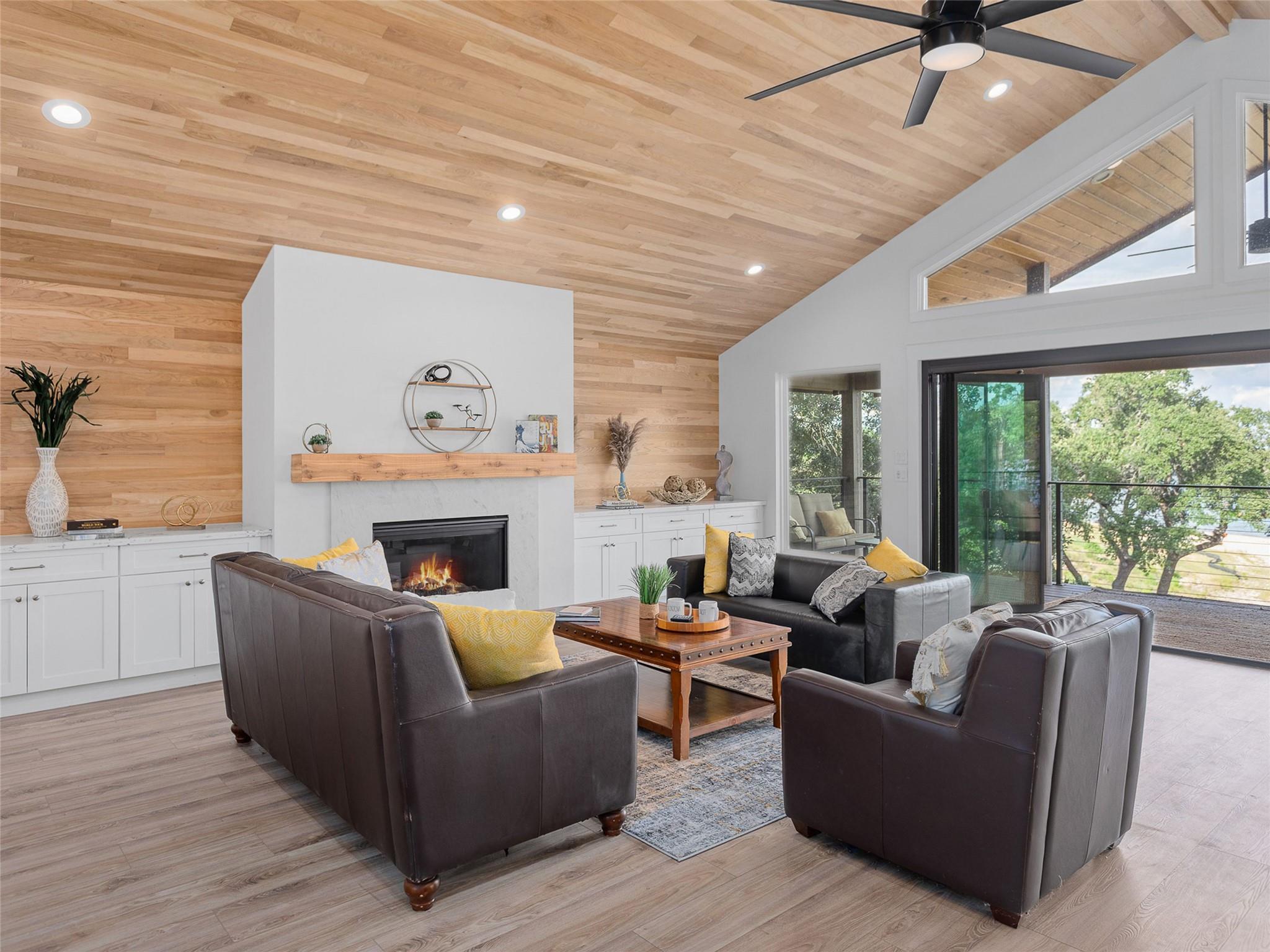 874 Lakebreeze Dr, Canyon Lake, TX 78133